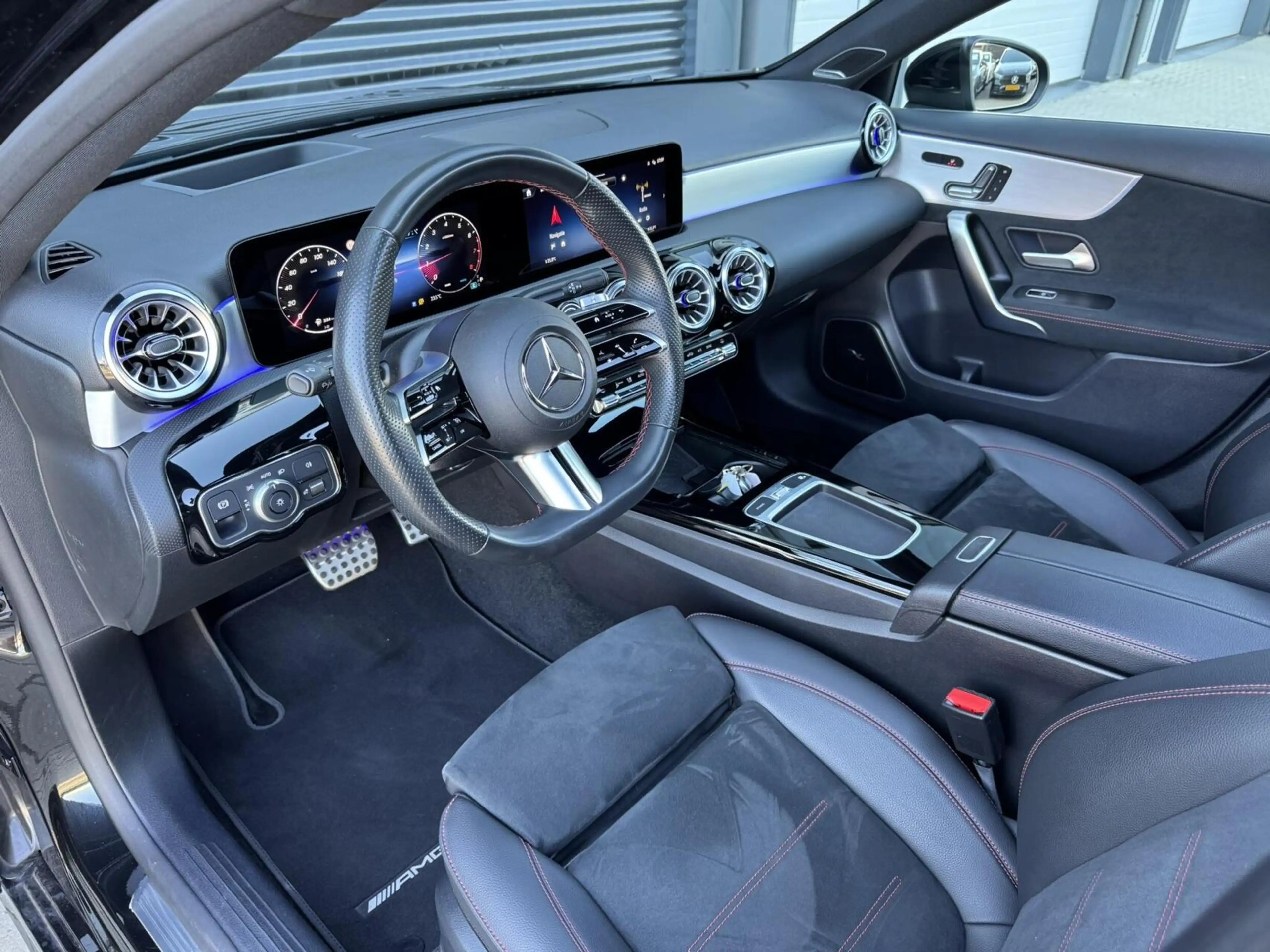 Mercedes-Benz A 180 AMG Line |BTW|Facelift|Pano|Burmester®|360°camera| — photo 8