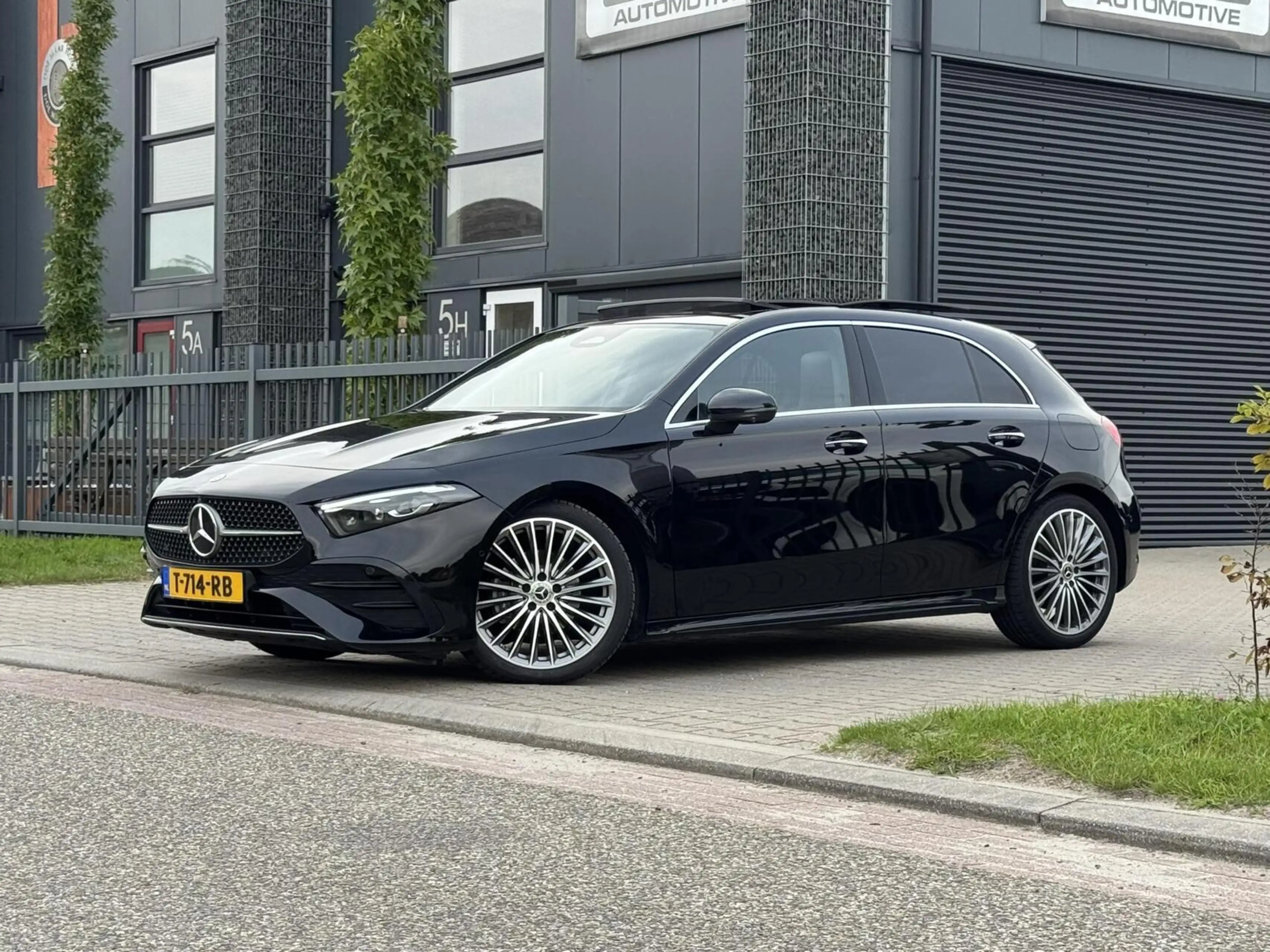 Mercedes-Benz A 180 AMG Line |BTW|Facelift|Pano|Burmester®|360°camera| — photo 6