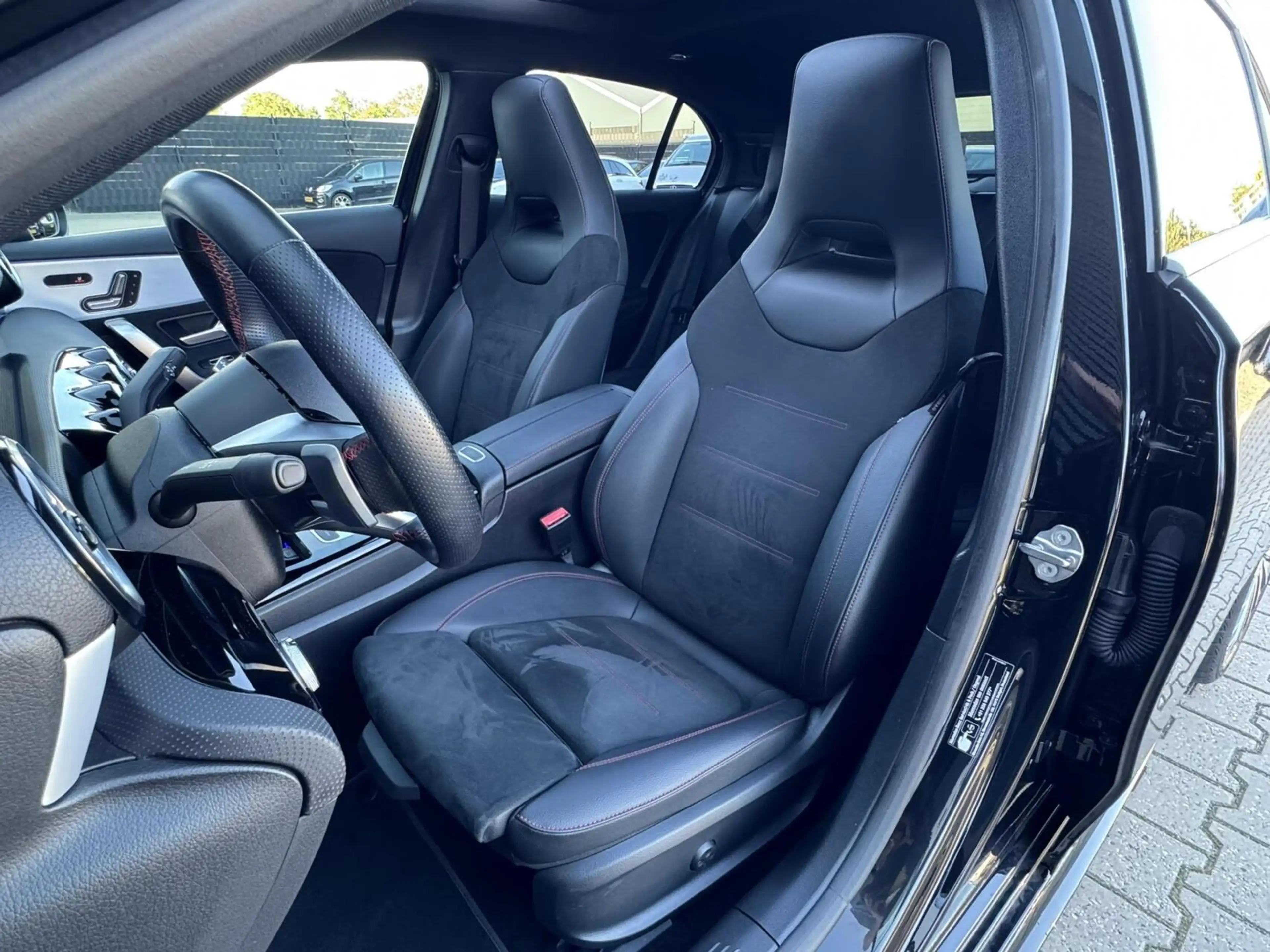 Mercedes-Benz A 180 AMG Line |BTW|Facelift|Pano|Burmester®|360°camera| — photo 11