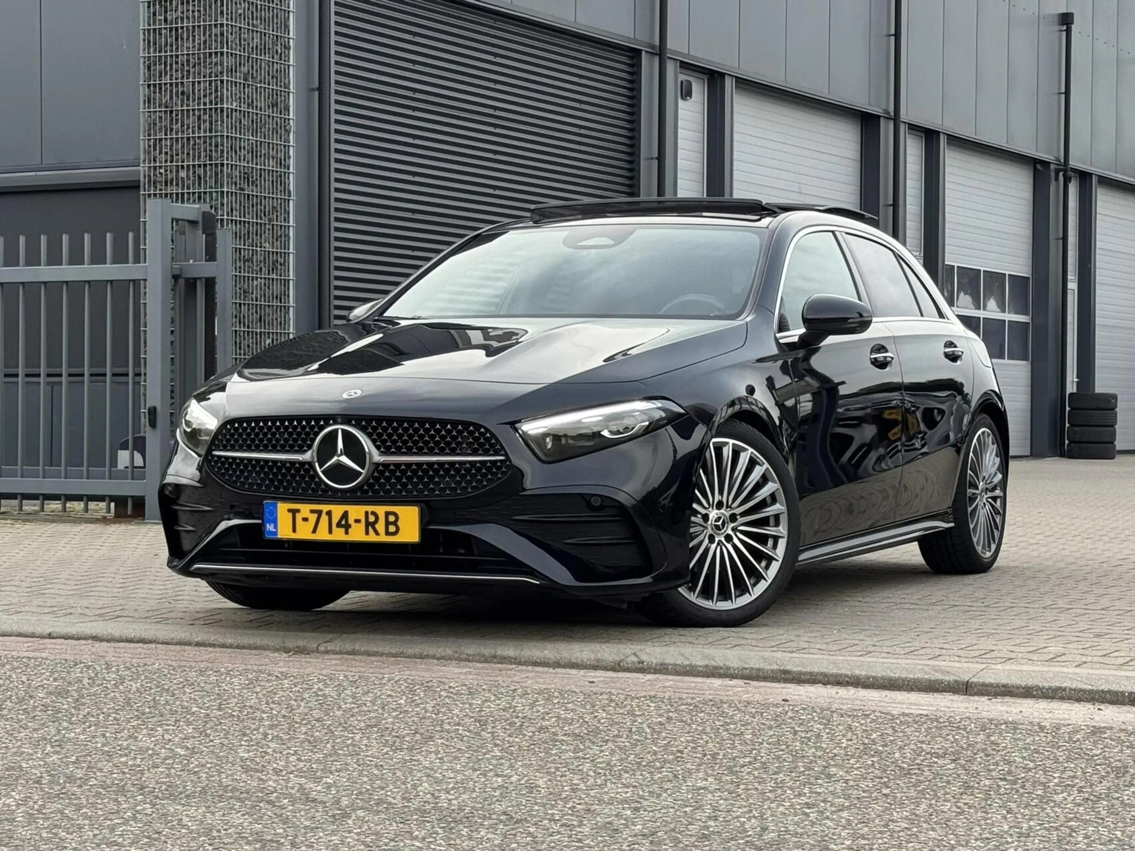 Mercedes-Benz A 180 AMG Line |BTW|Facelift|Pano|Burmester®|360°camera| — photo 5