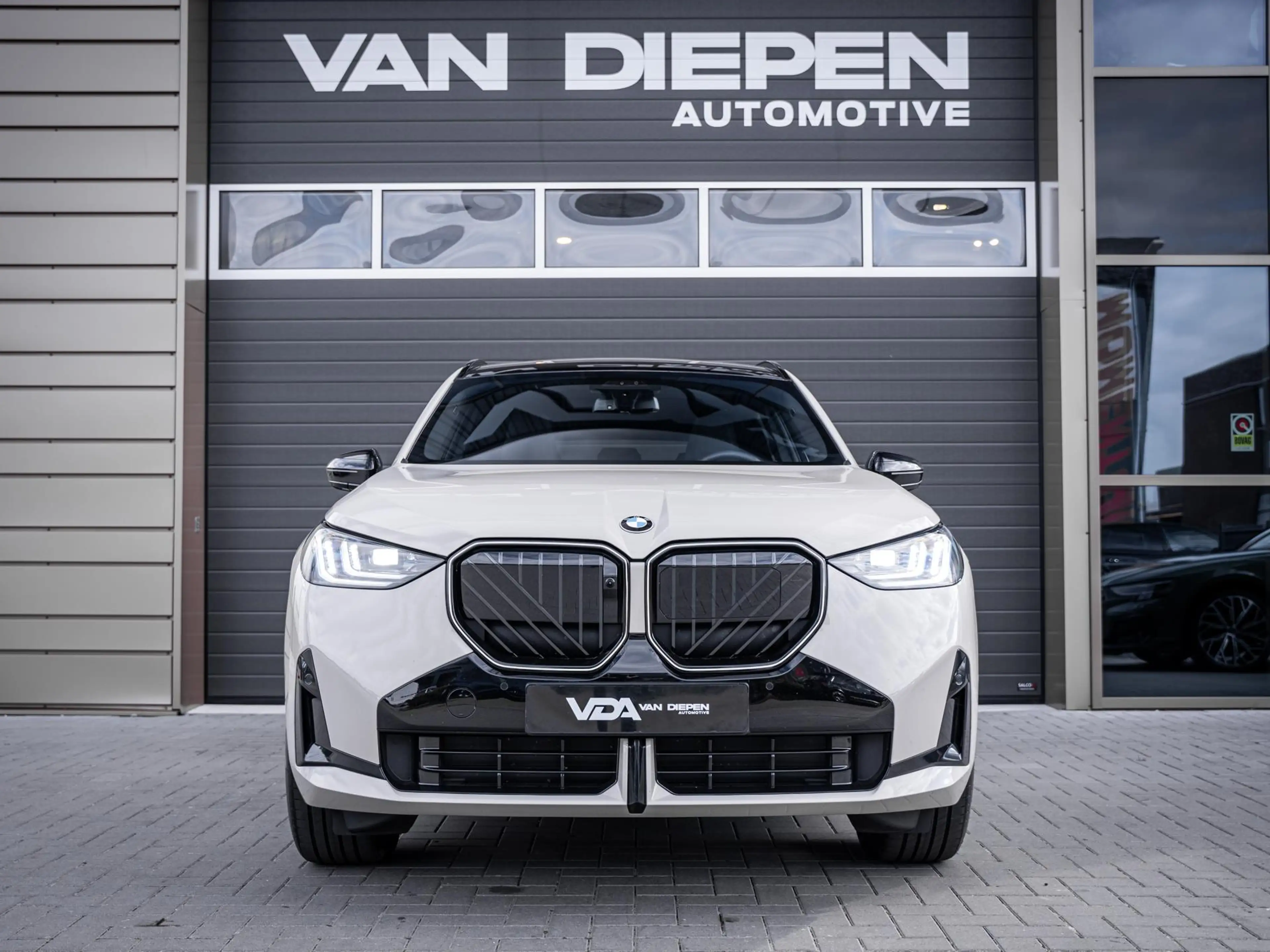 BMW X3 30e xDrive M-Sport l Dune Grey l Pano l Trekhaak l — photo 3