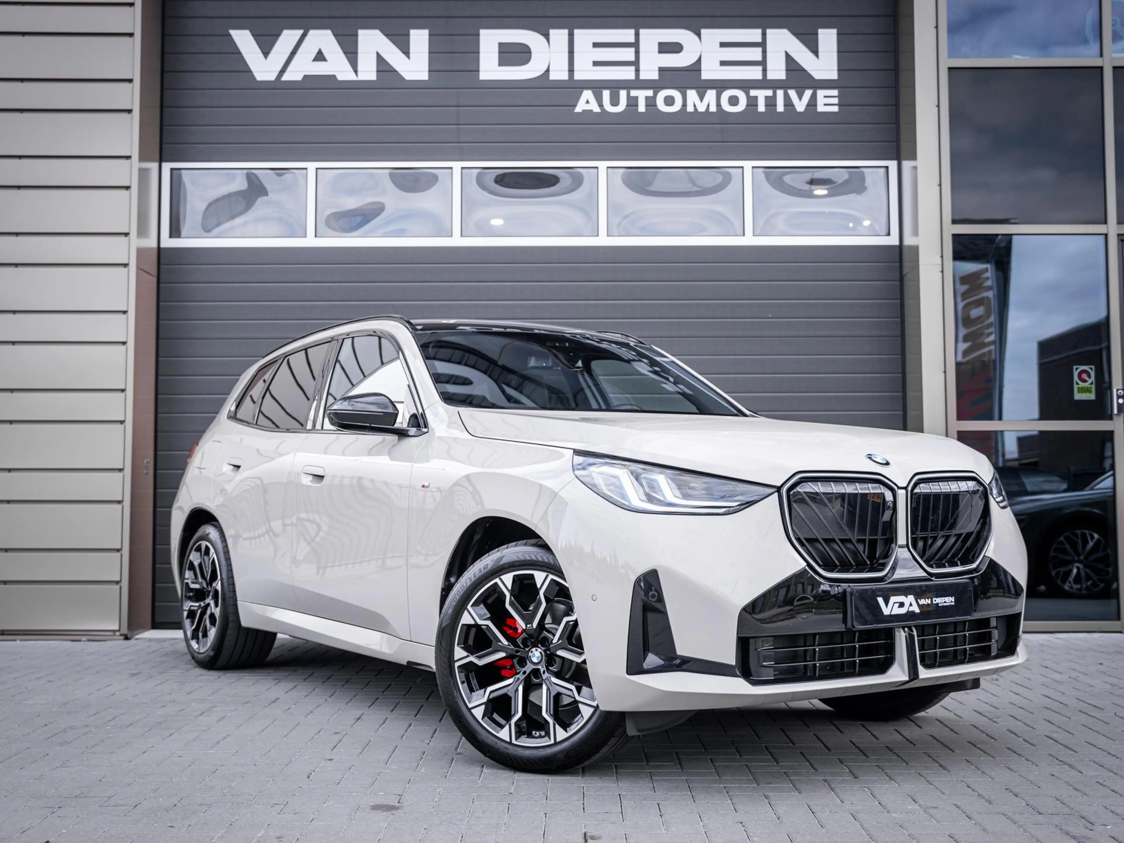 BMW X3 30e xDrive M-Sport l Dune Grey l Pano l Trekhaak l — photo 4