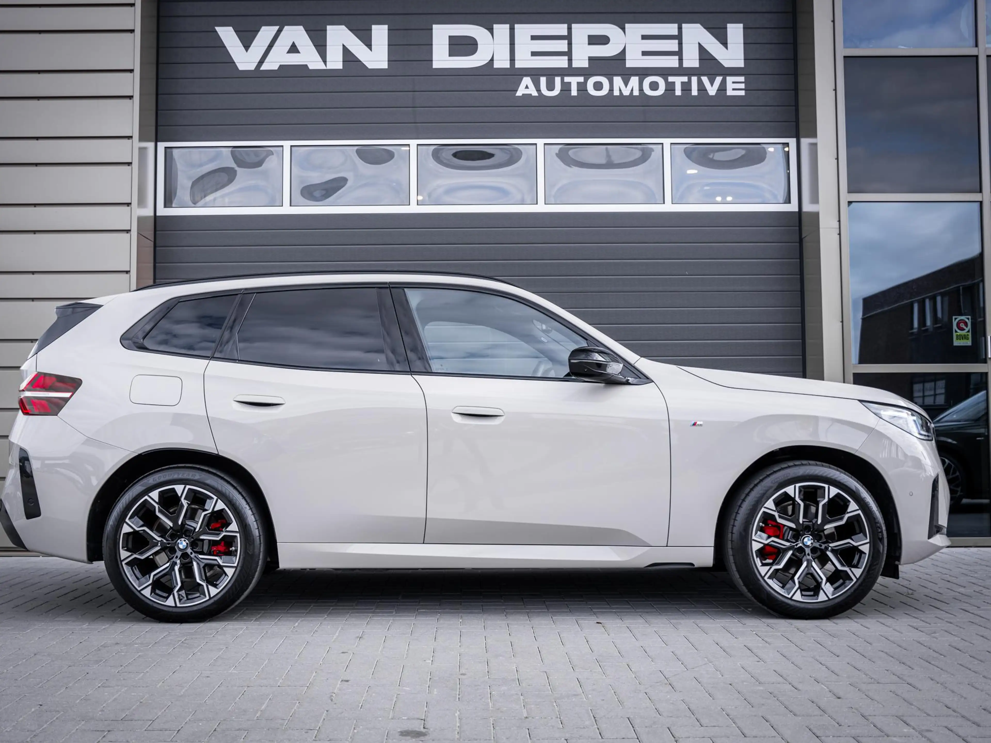 BMW X3 30e xDrive M-Sport l Dune Grey l Pano l Trekhaak l — photo 5