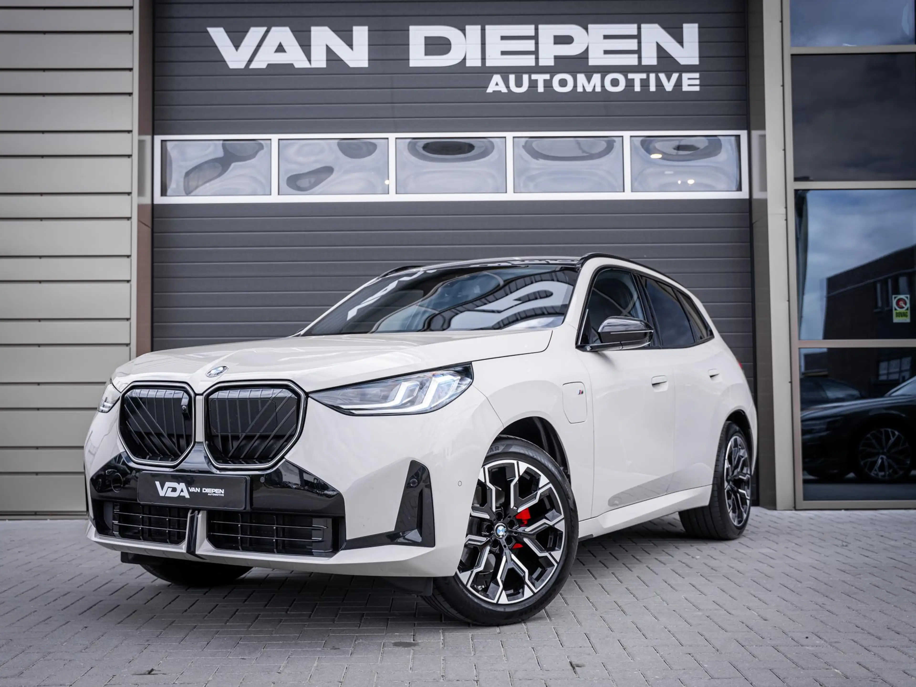 BMW X3 30e xDrive M-Sport l Dune Grey l Pano l Trekhaak l