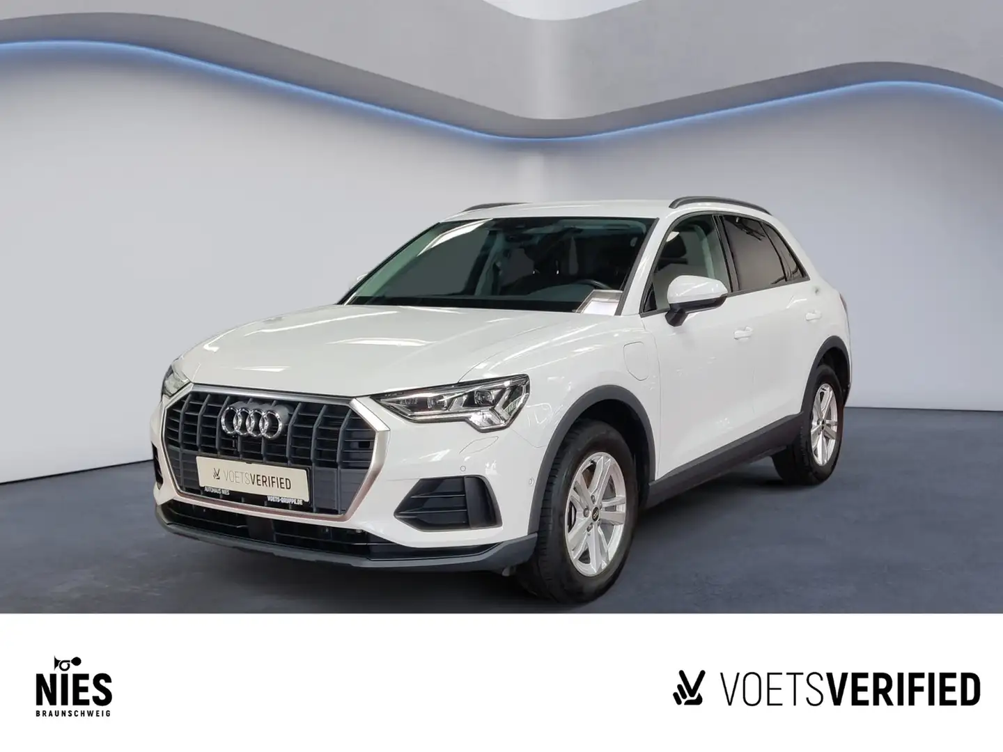 Audi Q3 45 TFSIe S-tronic MATRIX-LED+SHZ+RearView Blanc - 1