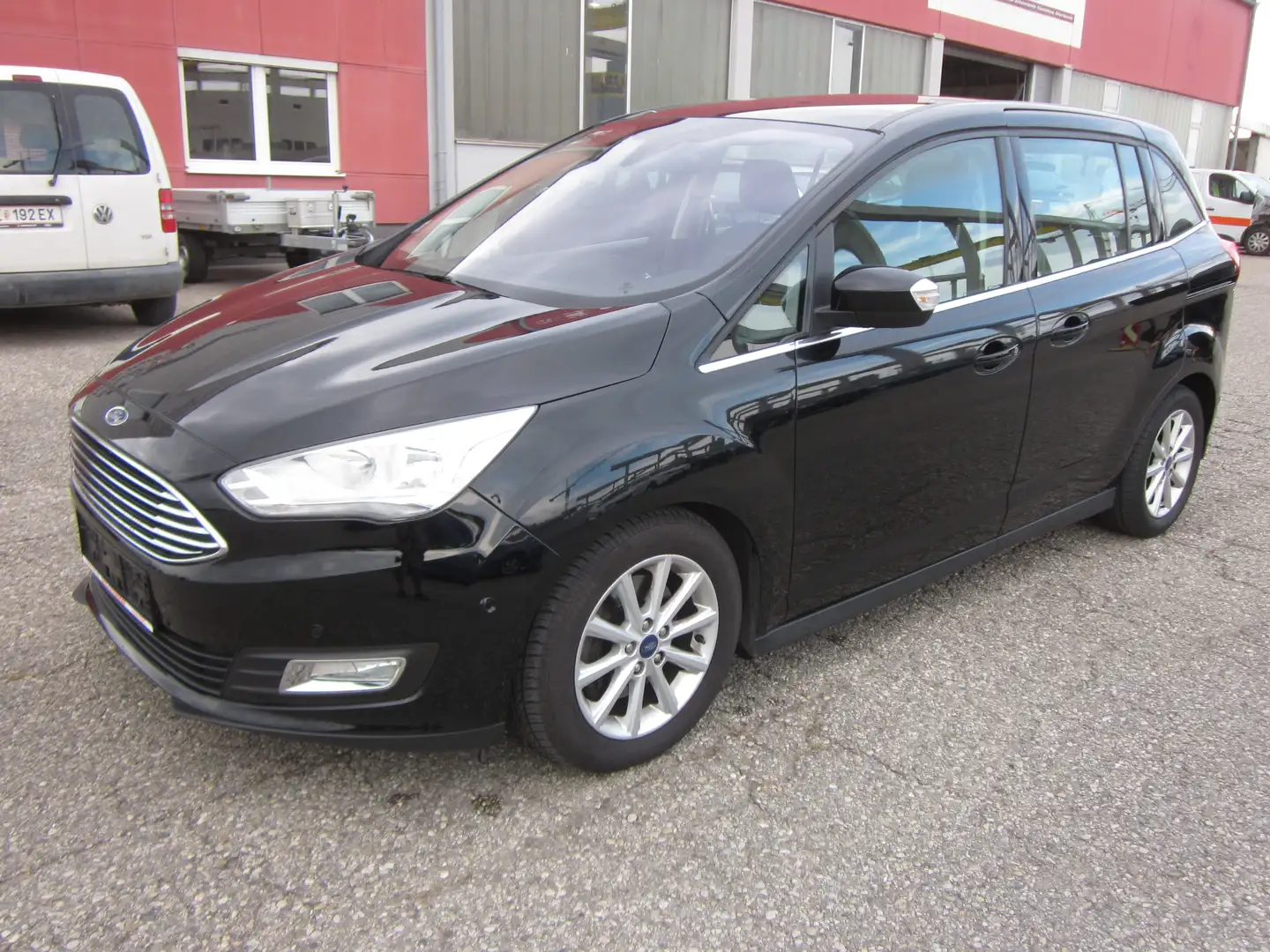 Ford C-Max Grand  1,5 TDCi Powershift Titanium 7-Sitzer Schwarz - 1