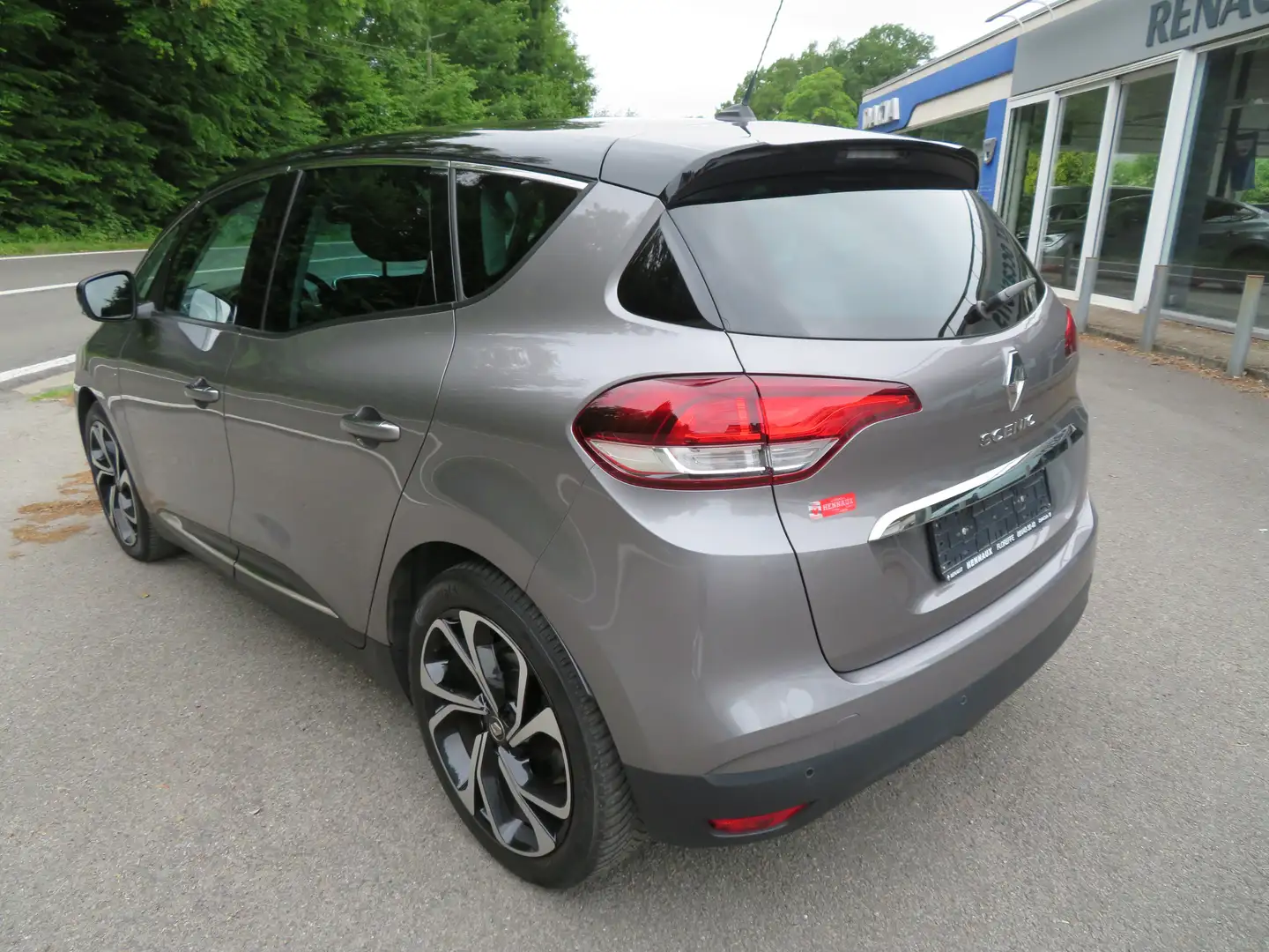 Renault Scenic 1.7 Blue dCi Bose Edition EDC Boite Auto Grijs - 2