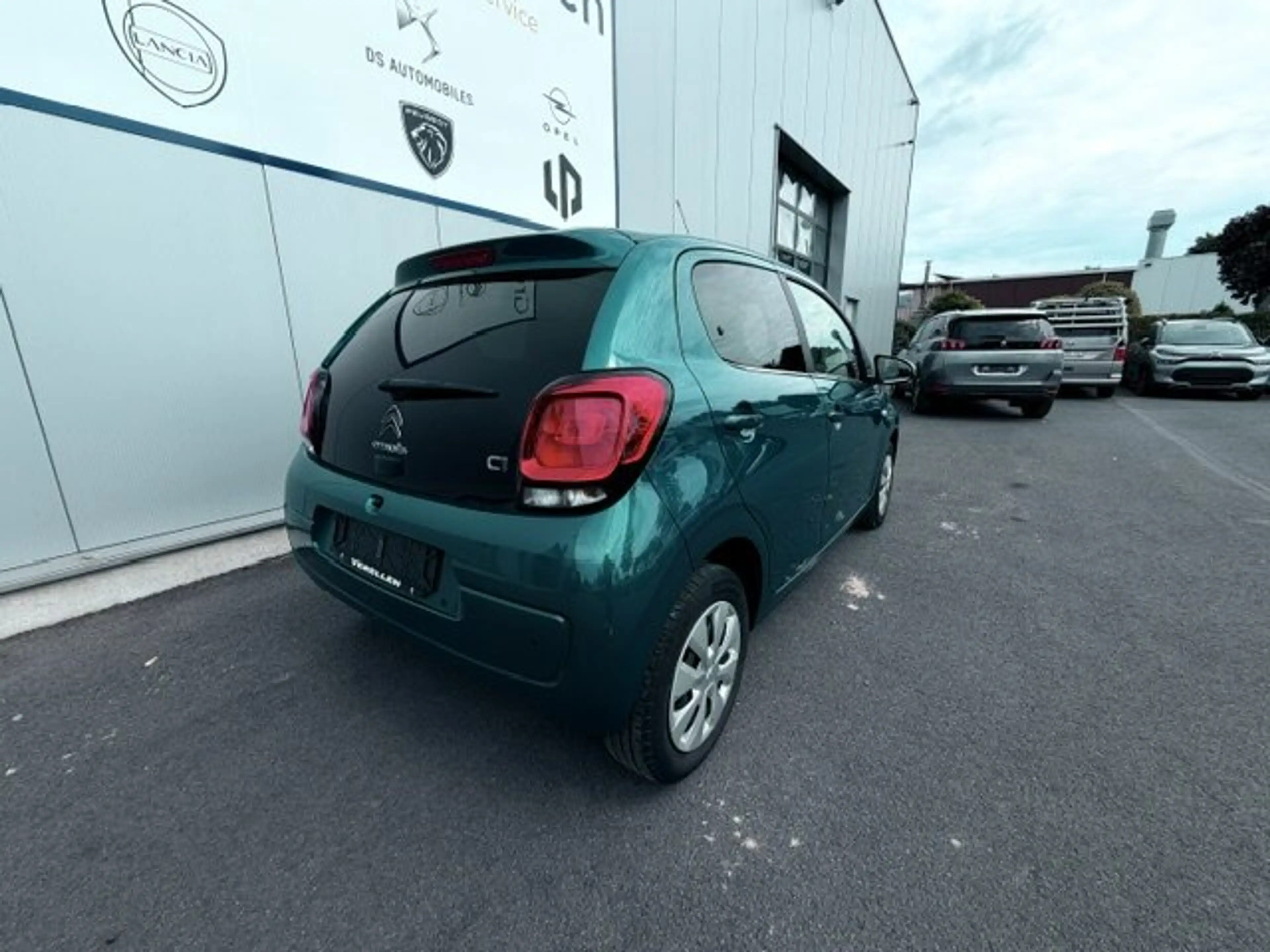 Citroen C1 1.0 VTi 72 S&S MAN FEEL — photo 9