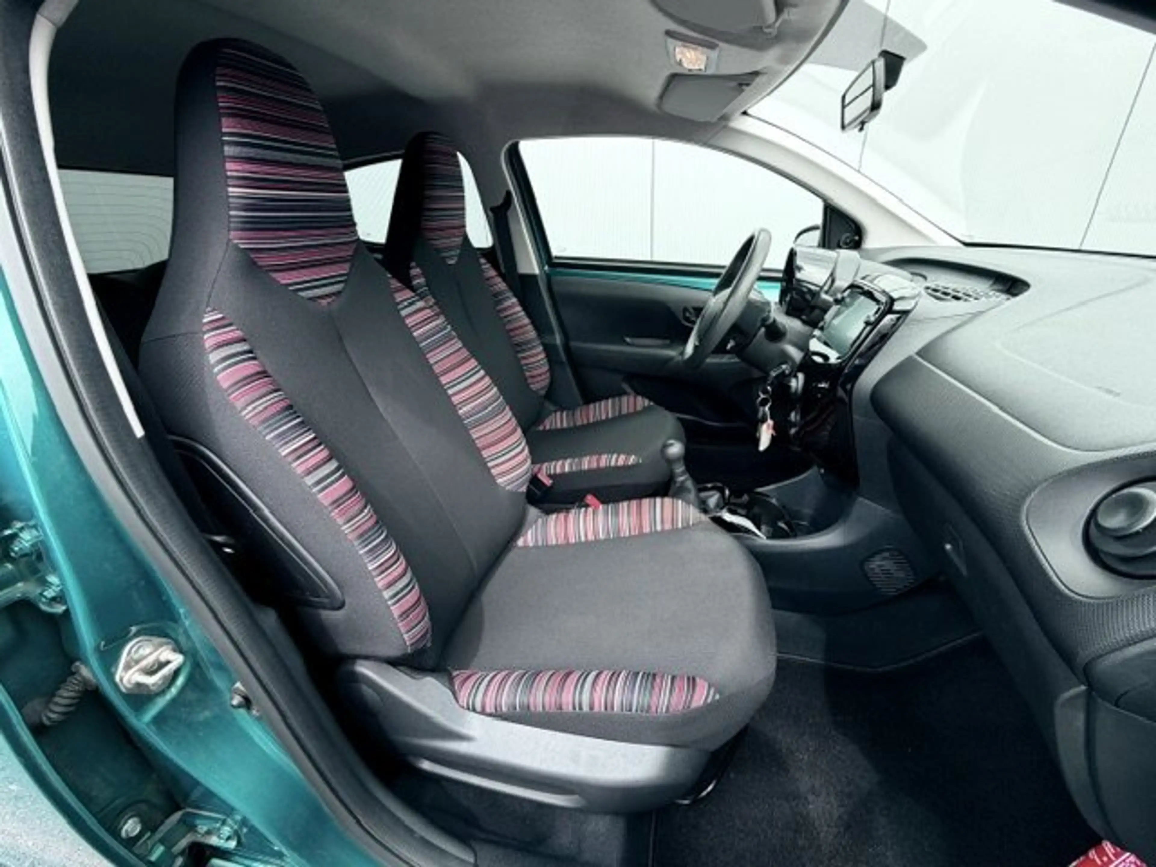 Citroen C1 1.0 VTi 72 S&S MAN FEEL — photo 12