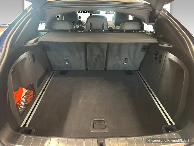 BMW X4 view 11