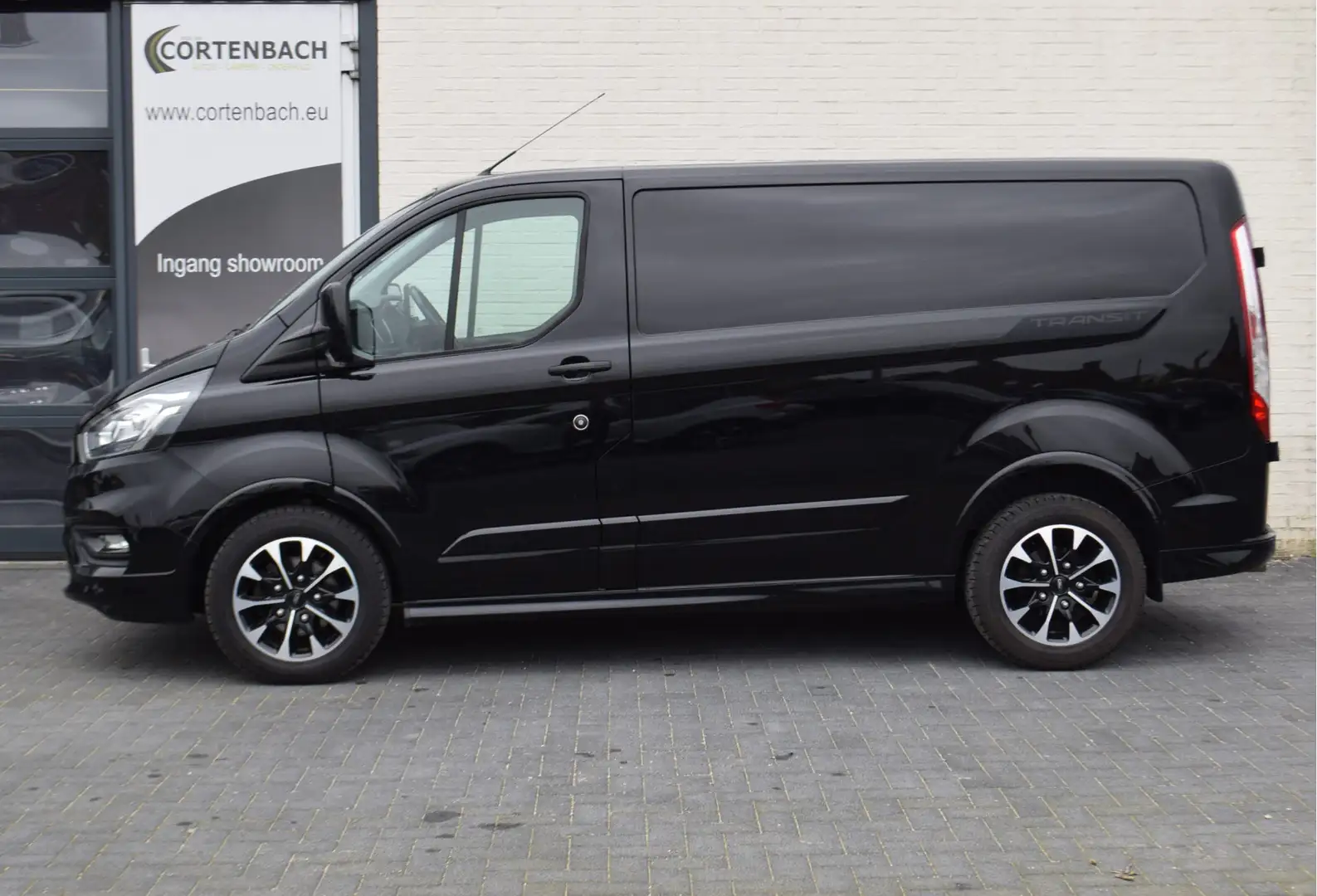 Ford Transit Custom 310 2.0 TDCI L1H1 Sport | Apple carplay | DAB | Cr Zwart - 2