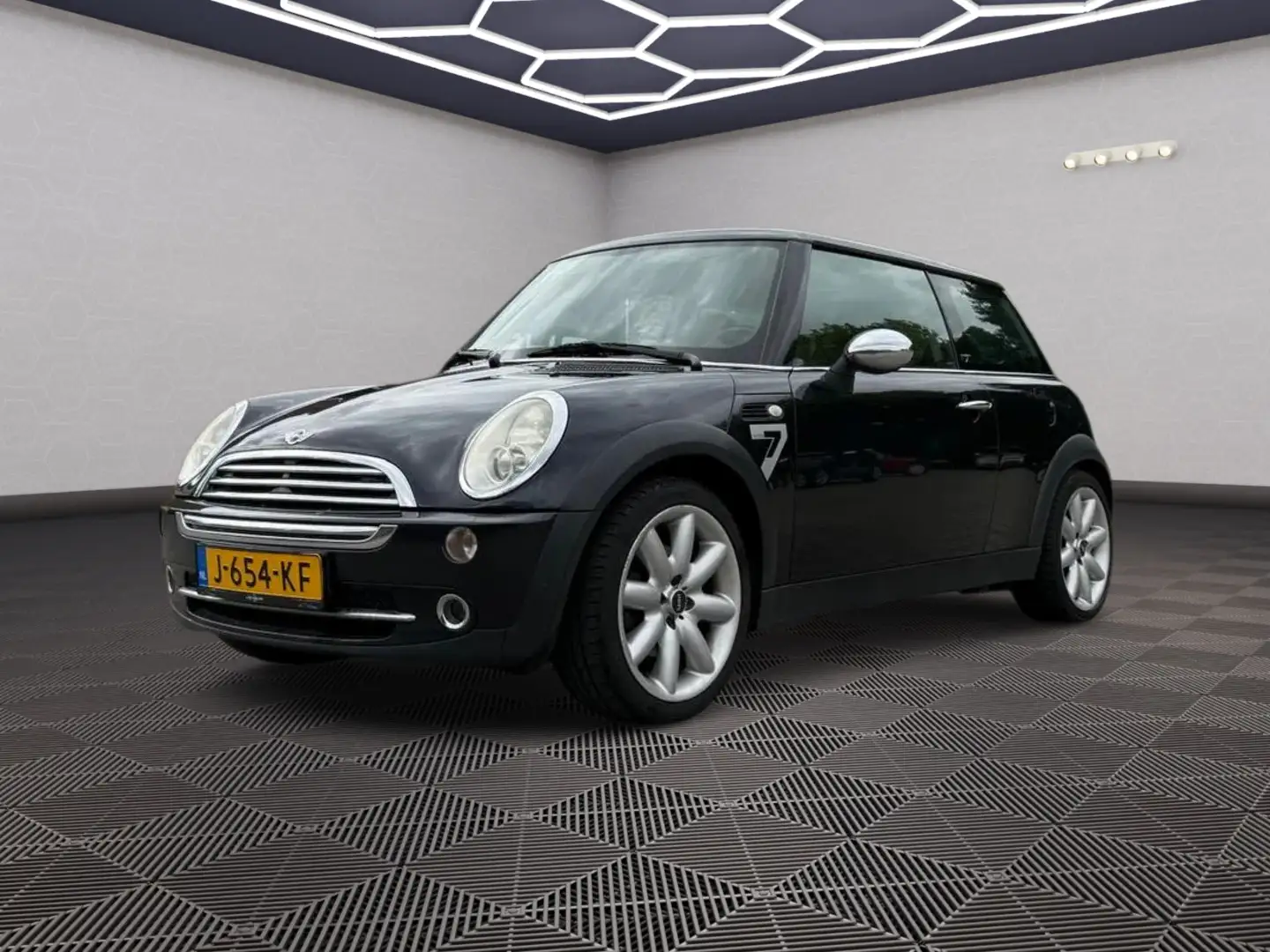 MINI One D Mini 1.6 Anniversary Schwarz - 1