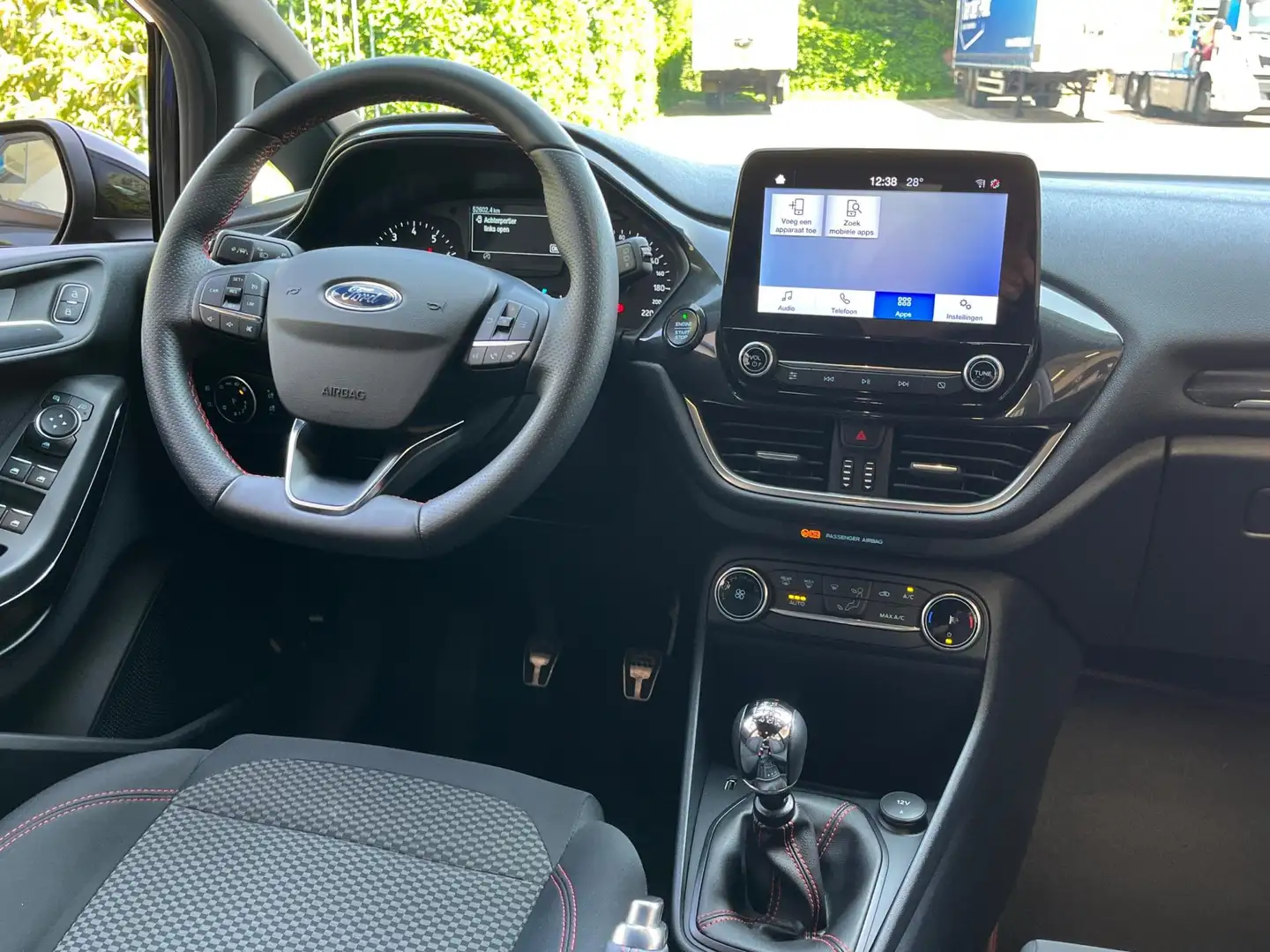Ford Fiesta 1.0 EcoBoost 95pk ST-Line | Apple CarPlay | PDC | Zwart - 2