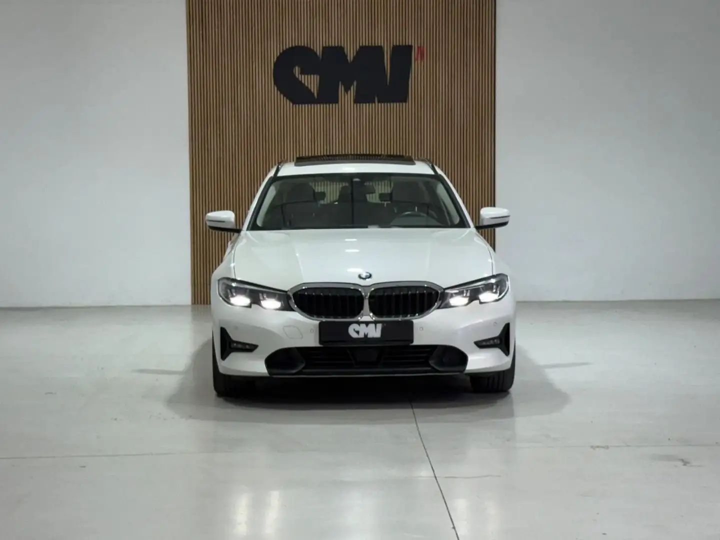 BMW 320 320dA Wit - 2