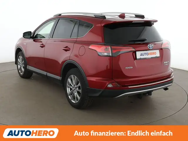 Toyota Rav4 view 4