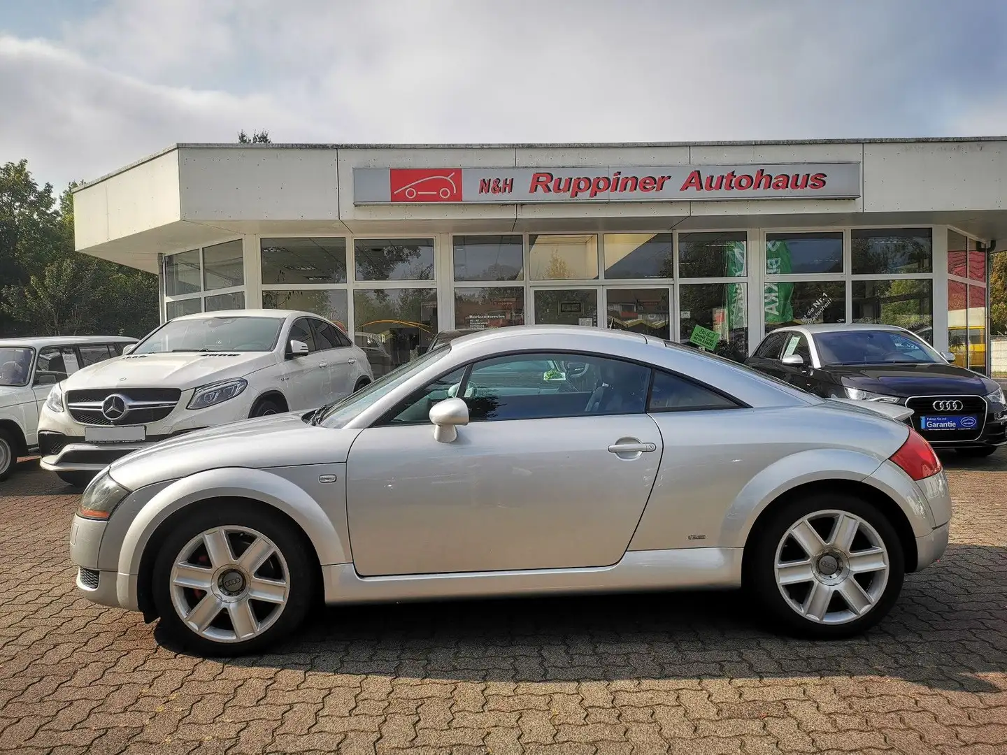 Audi TT Advance Silber - 2