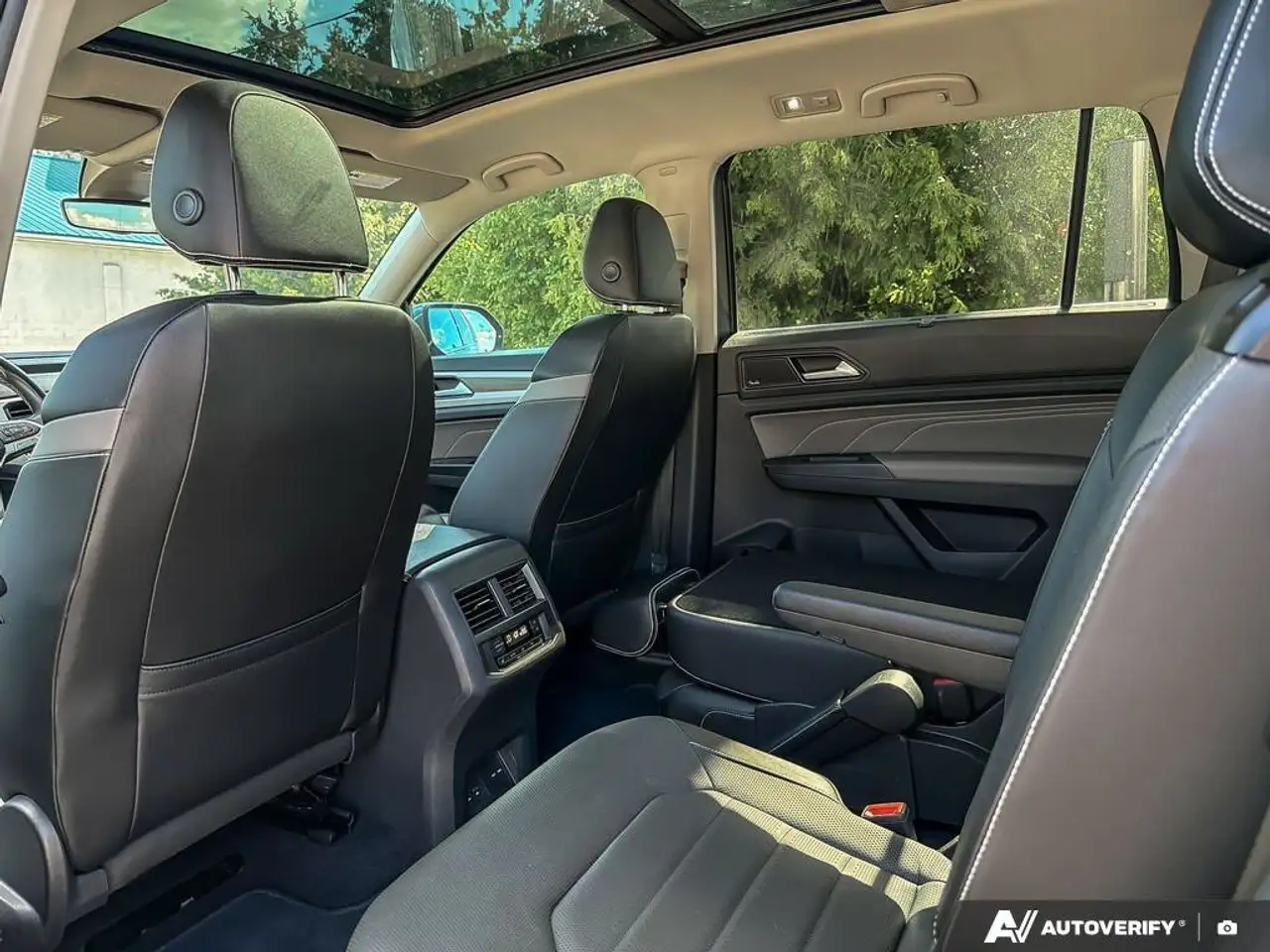 Volkswagen Atlas снимка Volkswagen Atlas