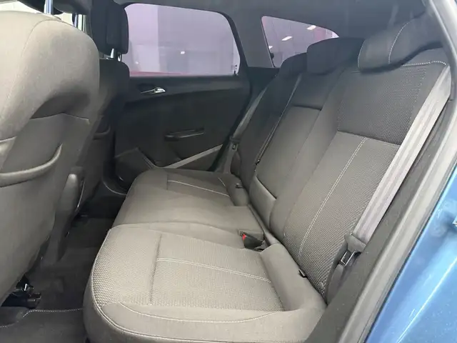 Opel Astra view 10