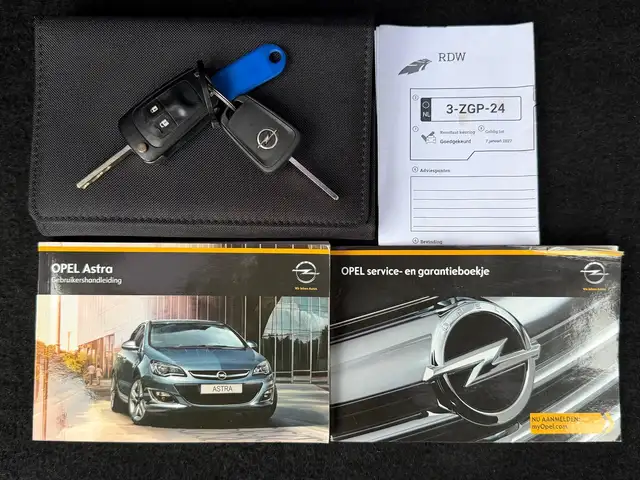 Opel Astra view 12