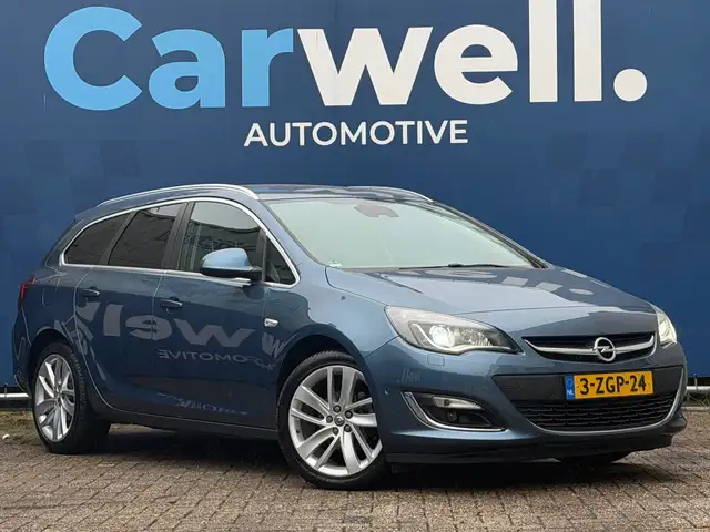 Opel Astra view 3