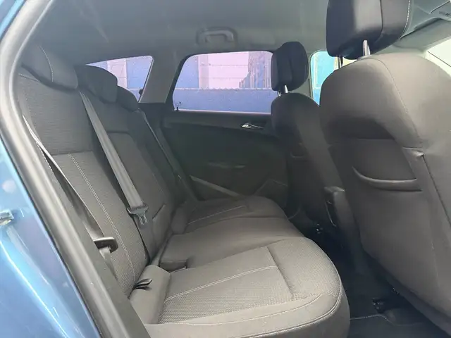 Opel Astra view 11