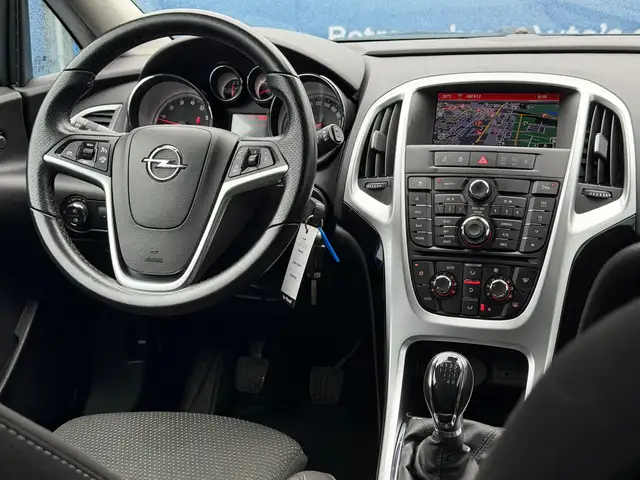 Opel Astra view 7