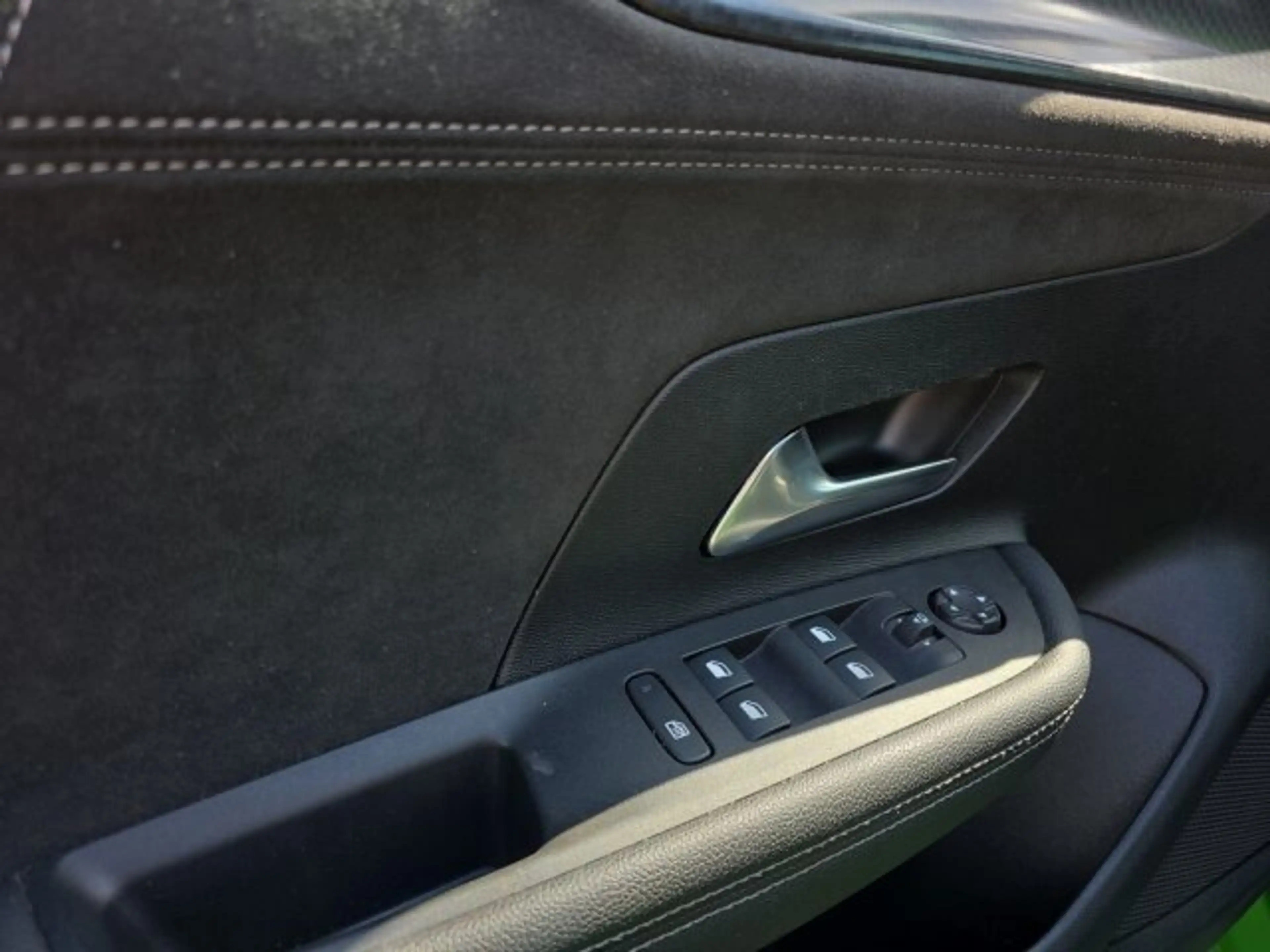 Opel Mokka-E Ultimate Automatik Klimaautomatik Sitzheizung — photo 8