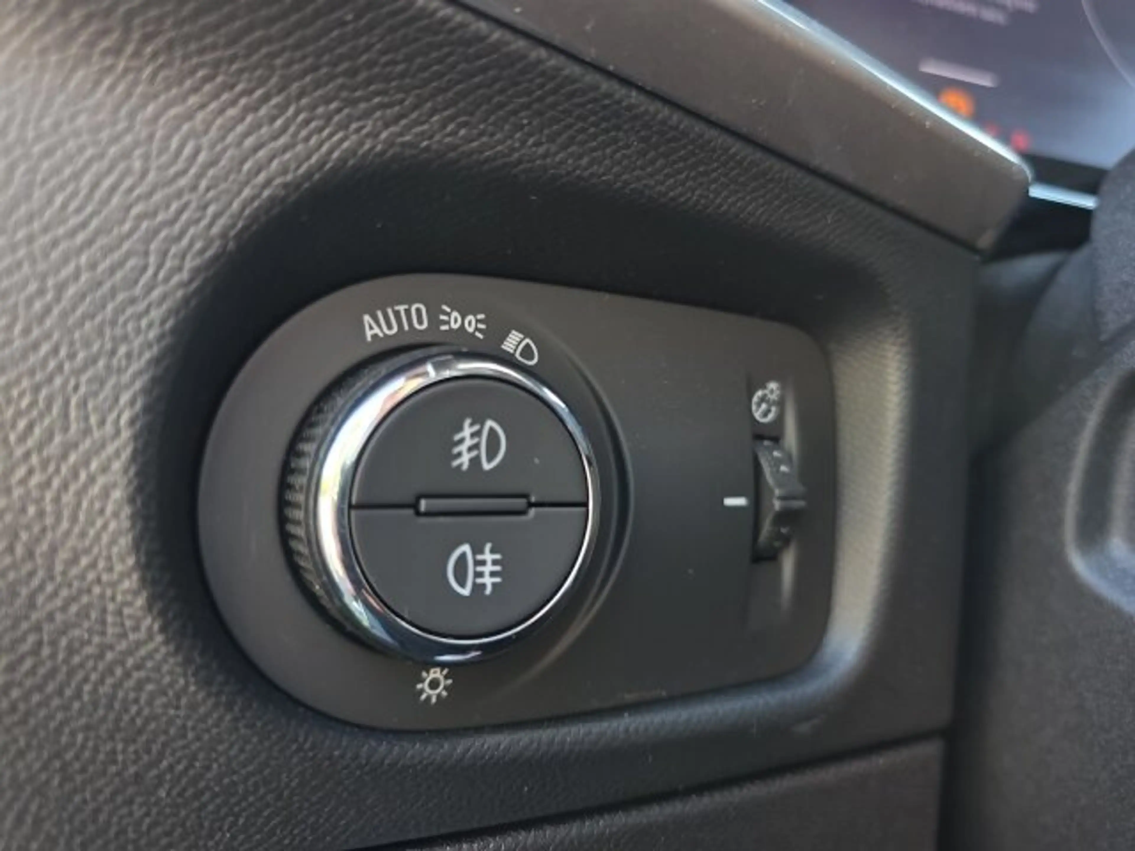 Opel Mokka-E Ultimate Automatik Klimaautomatik Sitzheizung — photo 7