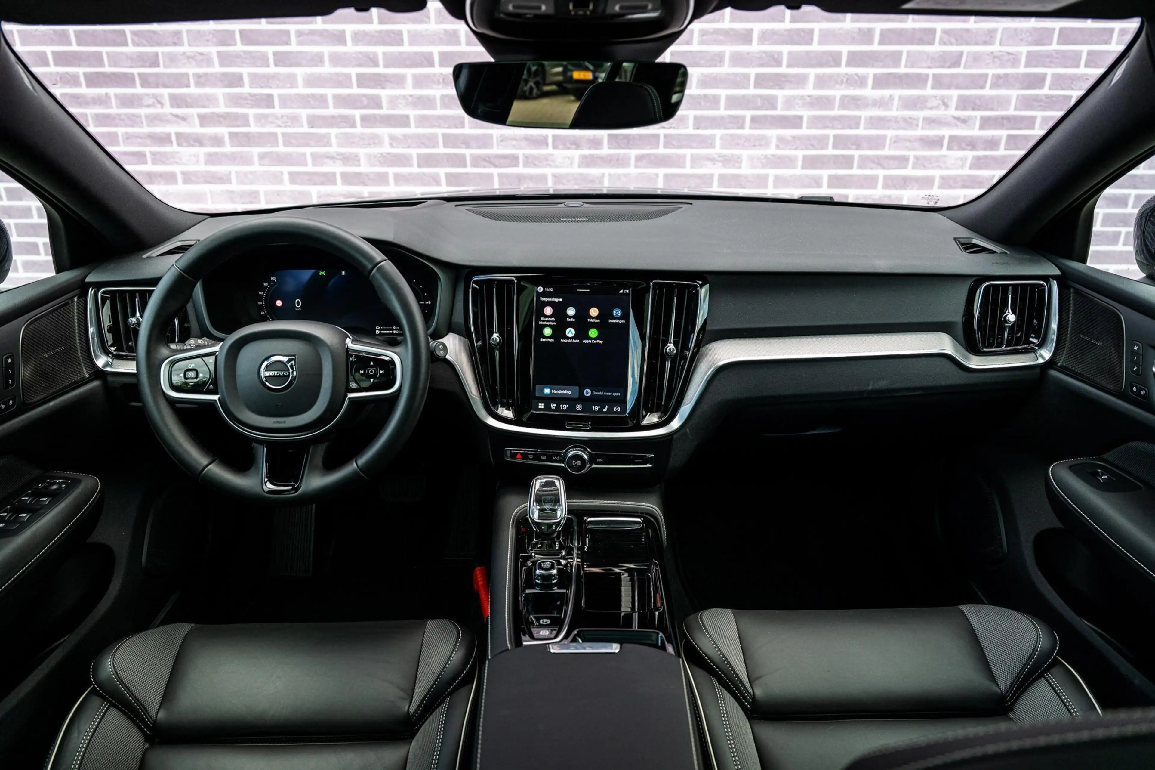Volvo V60 2.0 T8 Plug-in Hybrid AWD Plus Dark | PHEV Long Ra — photo 7