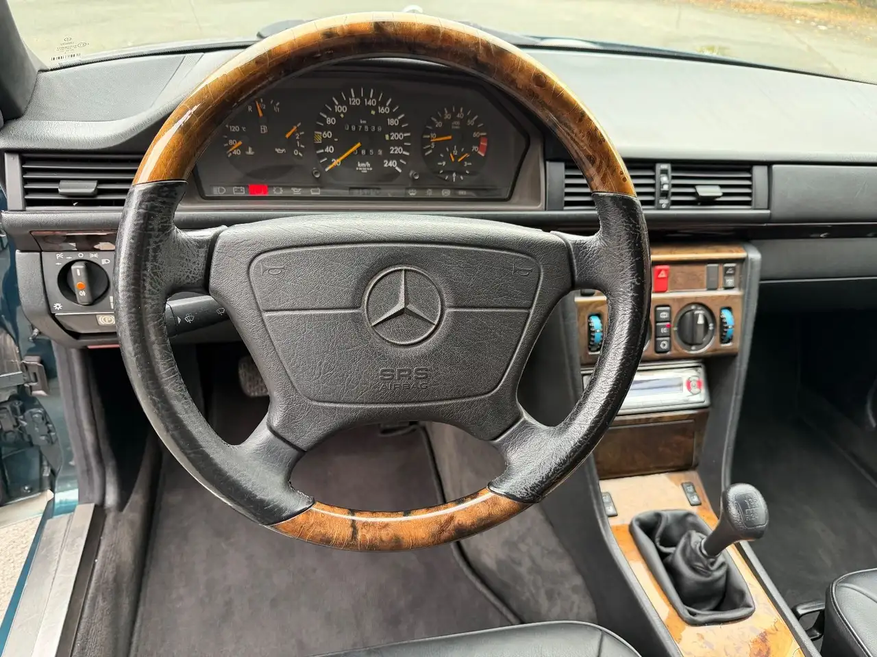 Mercedes-Benz E 220 W124 Cabriolet *Final Edition* *Deutsch*, foto 8