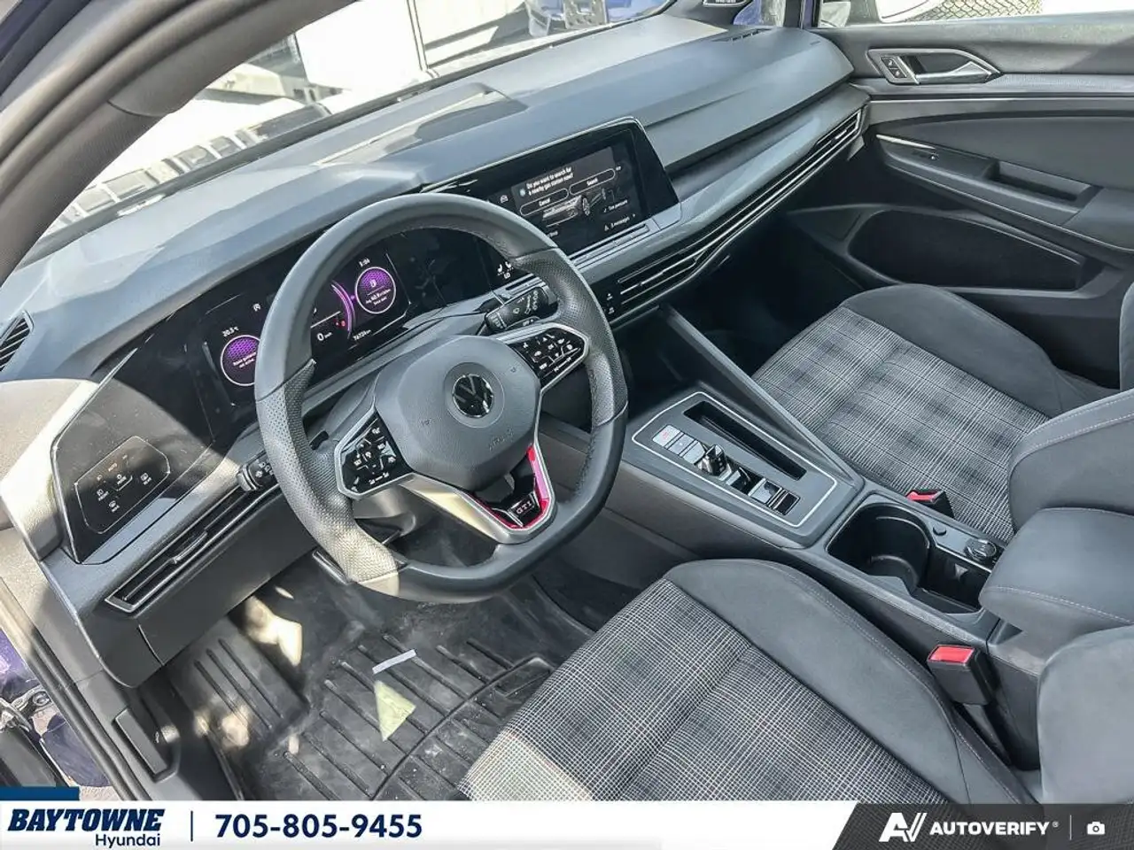 Volkswagen Golf GTI снимка Volkswagen Golf GTI