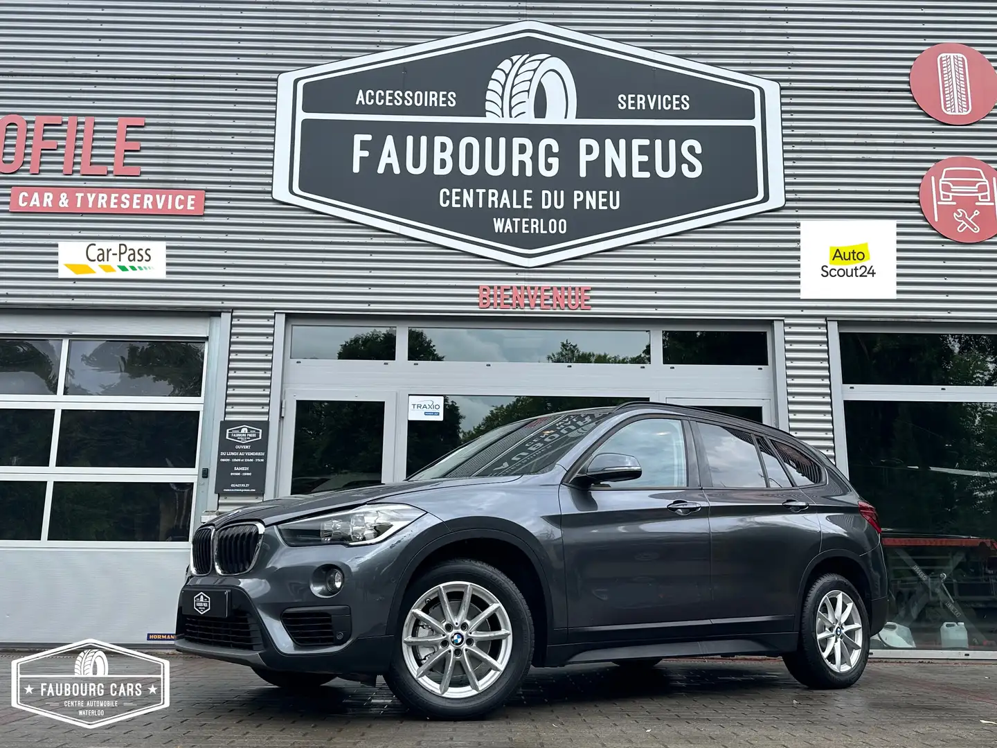 BMW X1 *1.5iA*EURO-6DE*NAVIGATION*CUIR*AUTOMATIQUE* Grijs - 1