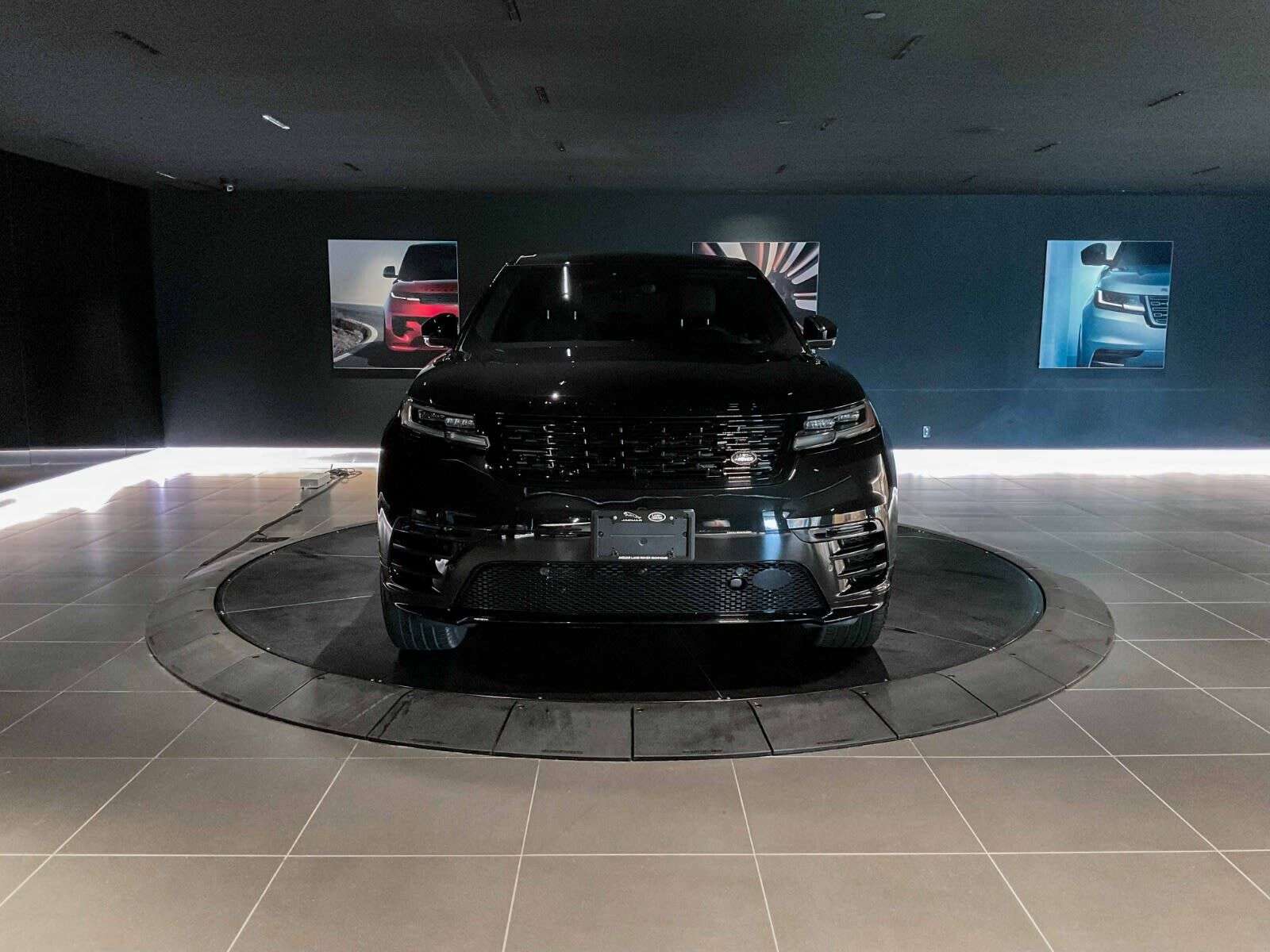 2026 Land Rover Range Rover Velar Dynamic SE | Sunroof | Navigation | Bluetooth | He — снимка 1
