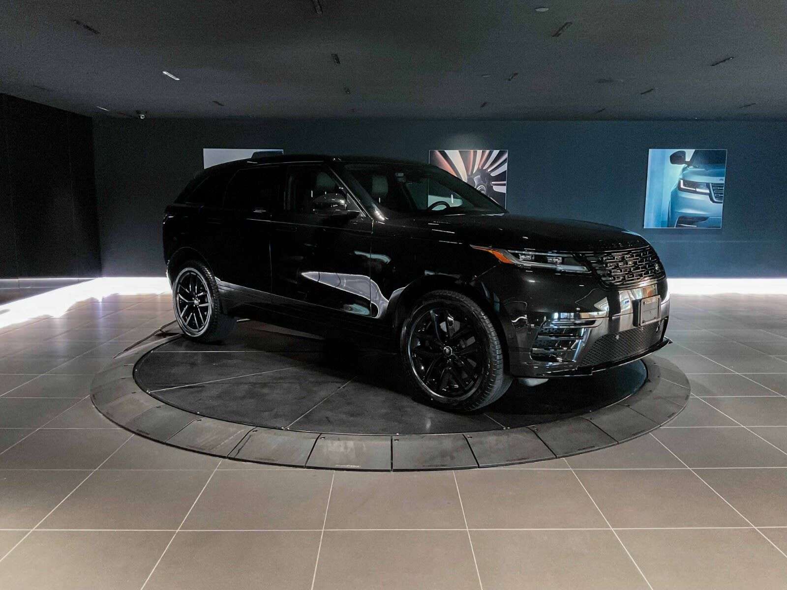 2026 Land Rover Range Rover Velar Dynamic SE | Sunroof | Navigation | Bluetooth | He — снимка 1