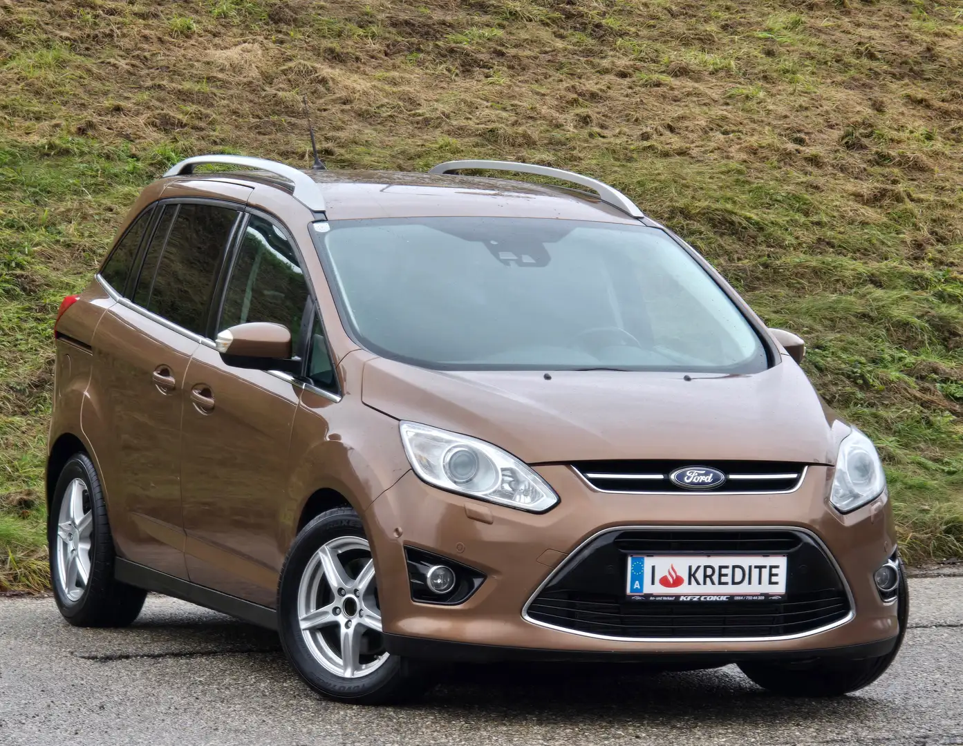 Ford Grand C-Max Titanium Top* Kredit* 7 Sitzer* Automatik* Xenon* Braun - 2