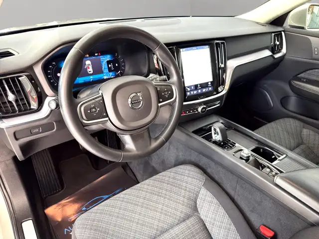 Volvo V60 view 11