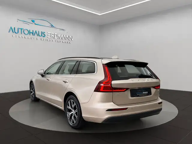 Volvo V60 view 5