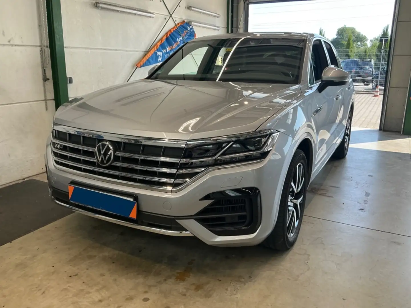 Volkswagen Touareg R-Line 4Motion 4.0 V8 TDI R-Line AHK STANDHZG Argent - 1