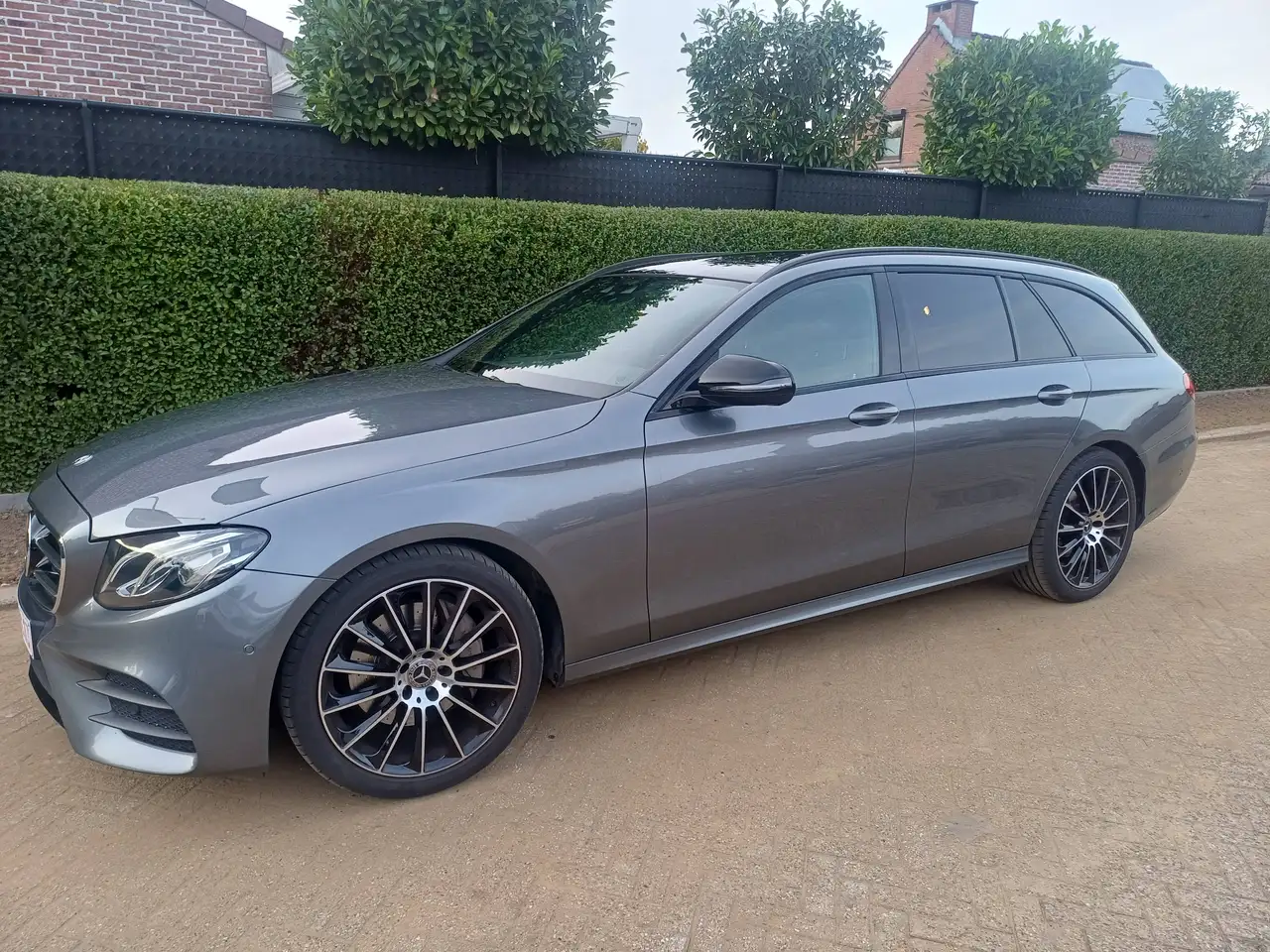 Mercedes-Benz E 200
