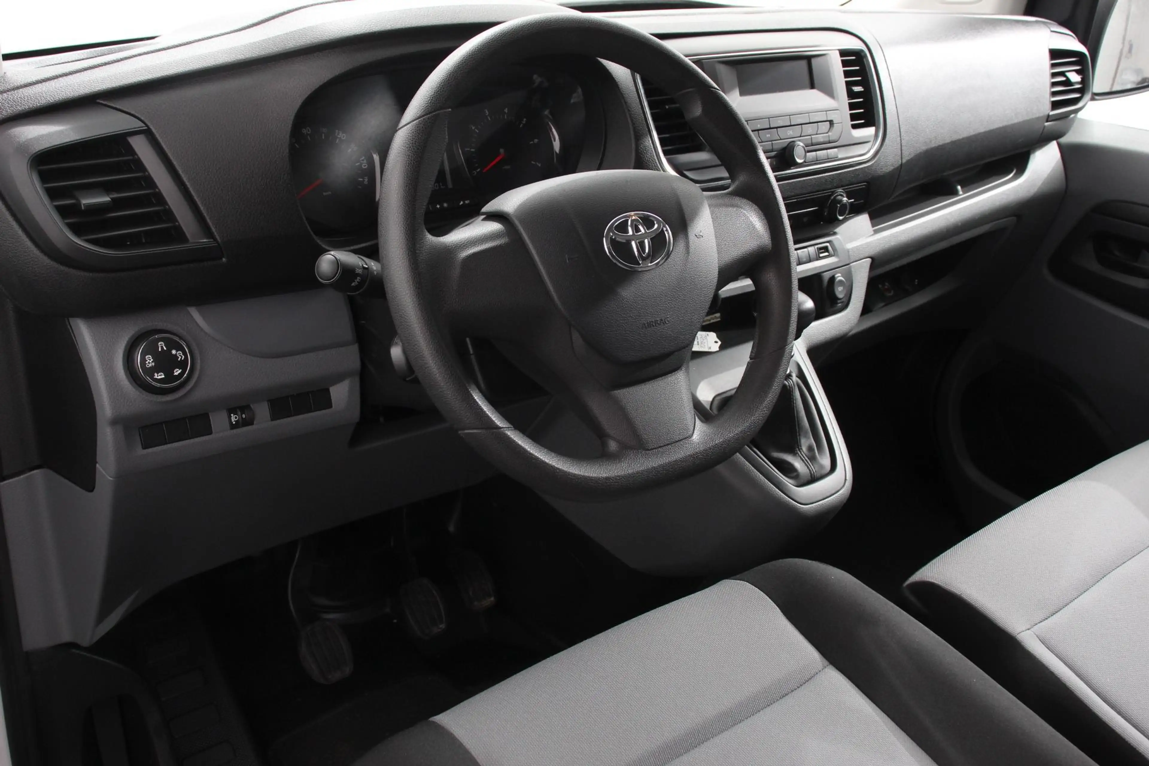 Toyota Proace Shuttle 1.5 D-4D 116pk Dynamic VP 9 persoons Trekh — photo 4