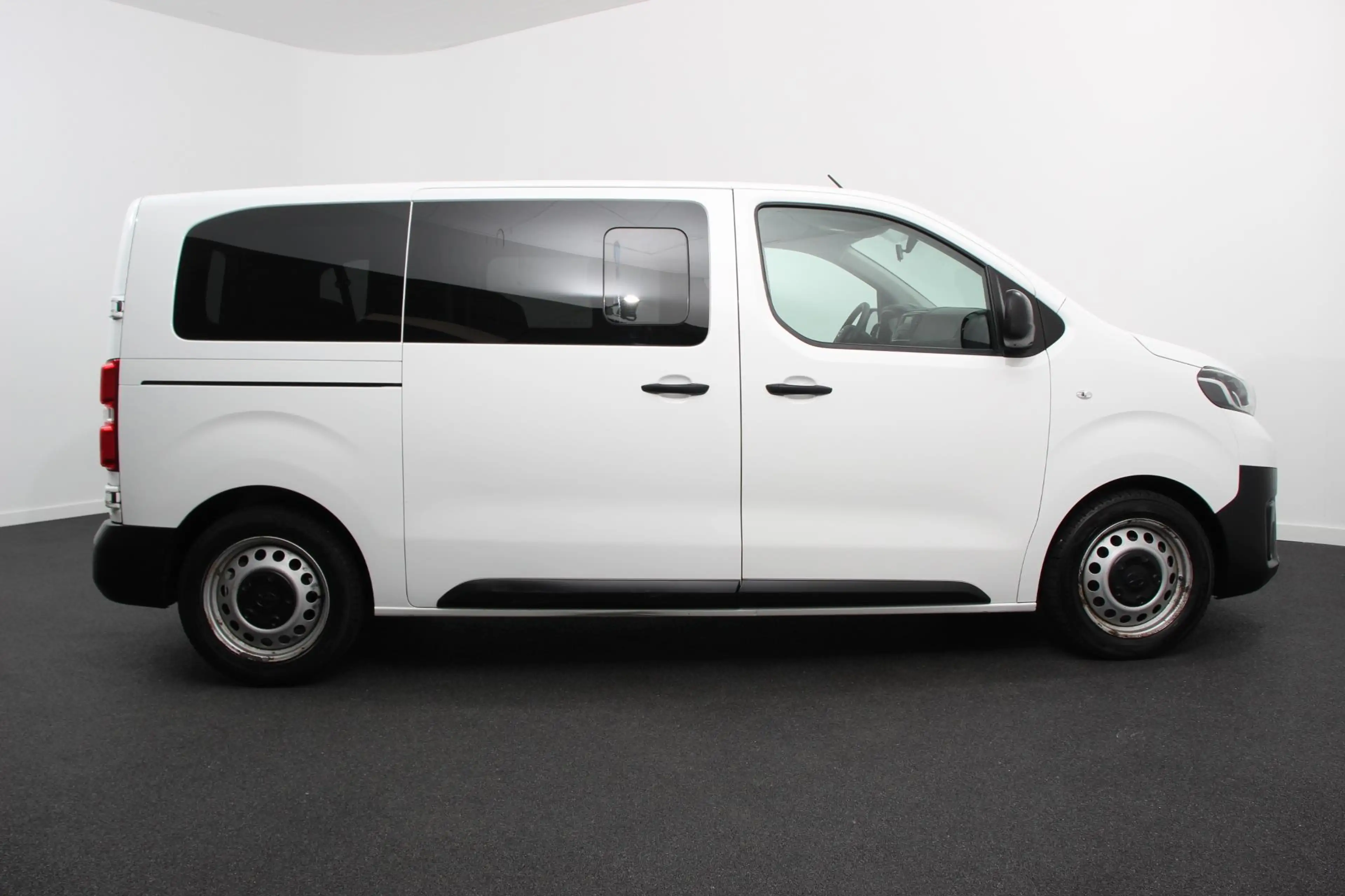 Toyota Proace Shuttle 1.5 D-4D 116pk Dynamic VP 9 persoons Trekh — photo 13