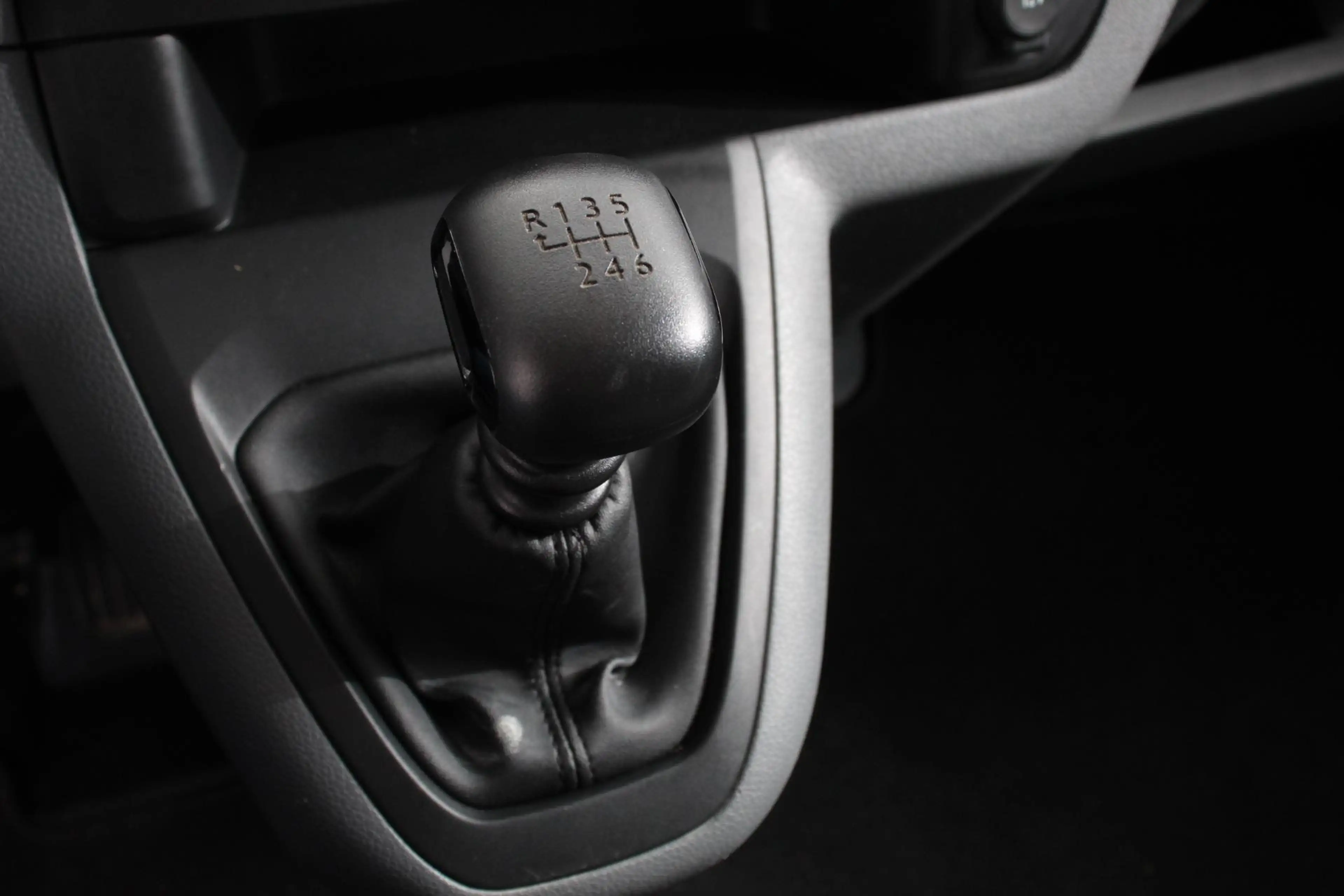 Toyota Proace Shuttle 1.5 D-4D 116pk Dynamic VP 9 persoons Trekh — photo 5