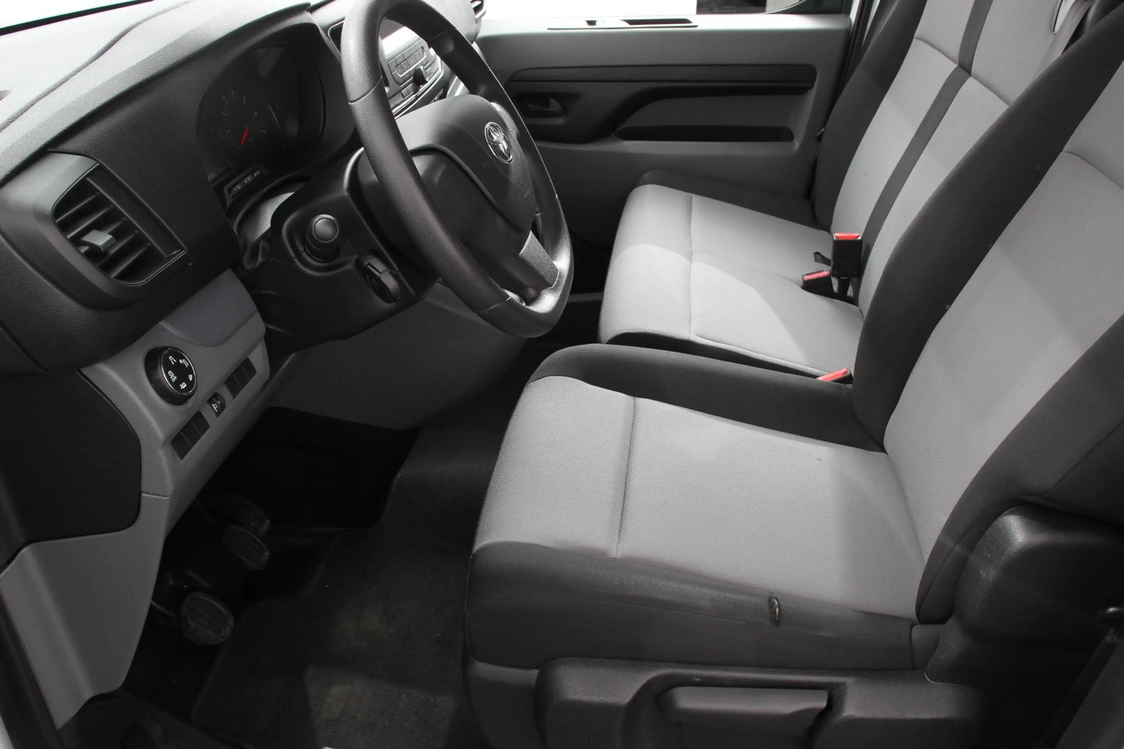 Toyota Proace Shuttle 1.5 D-4D 116pk Dynamic VP 9 persoons Trekh — photo 12