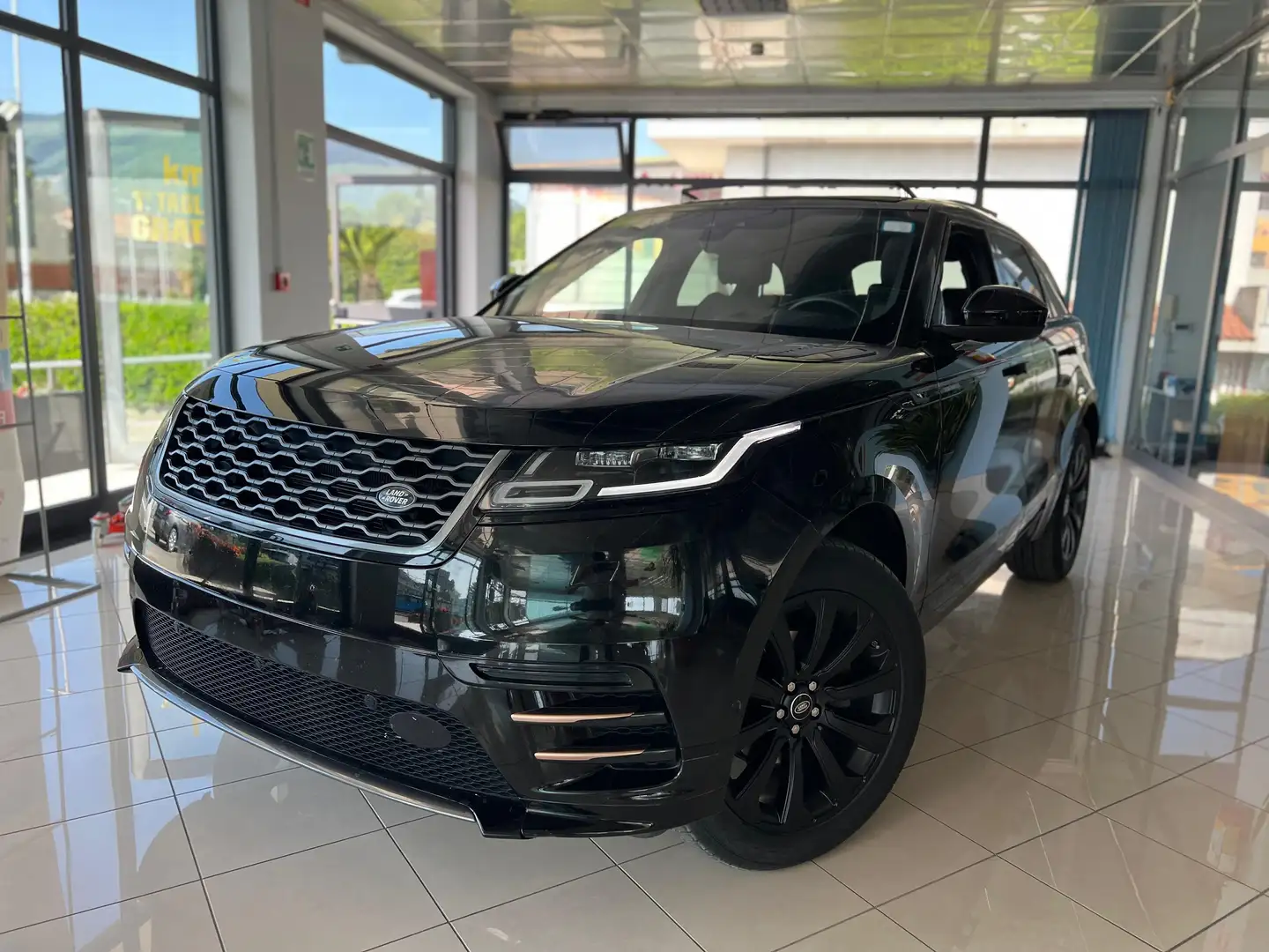 Land Rover Range Rover Velar 2.0d i4 R-Dynamic SE 180cv auto my20 Nero - 1