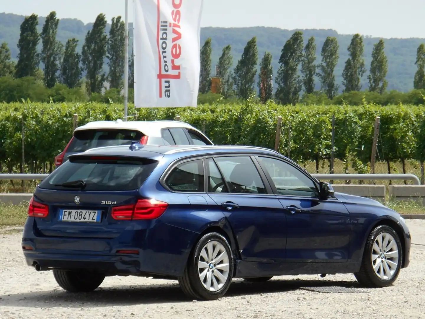 BMW 318 d 150CV Business Advantage Auto Touring Steptronic Blau - 2