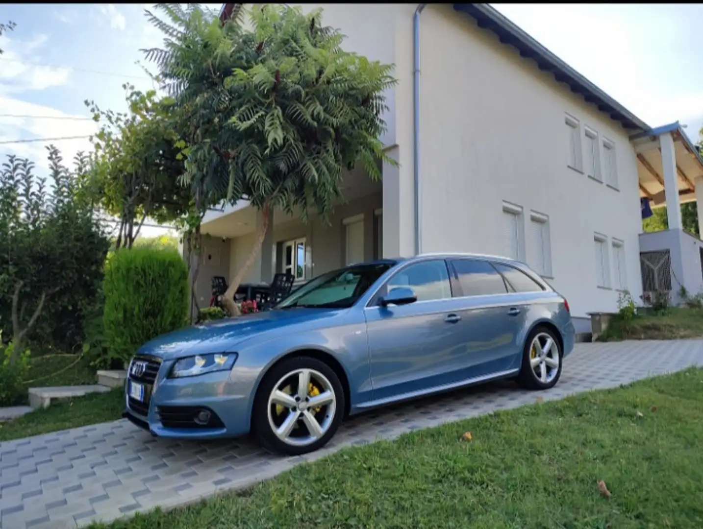 Audi - 2