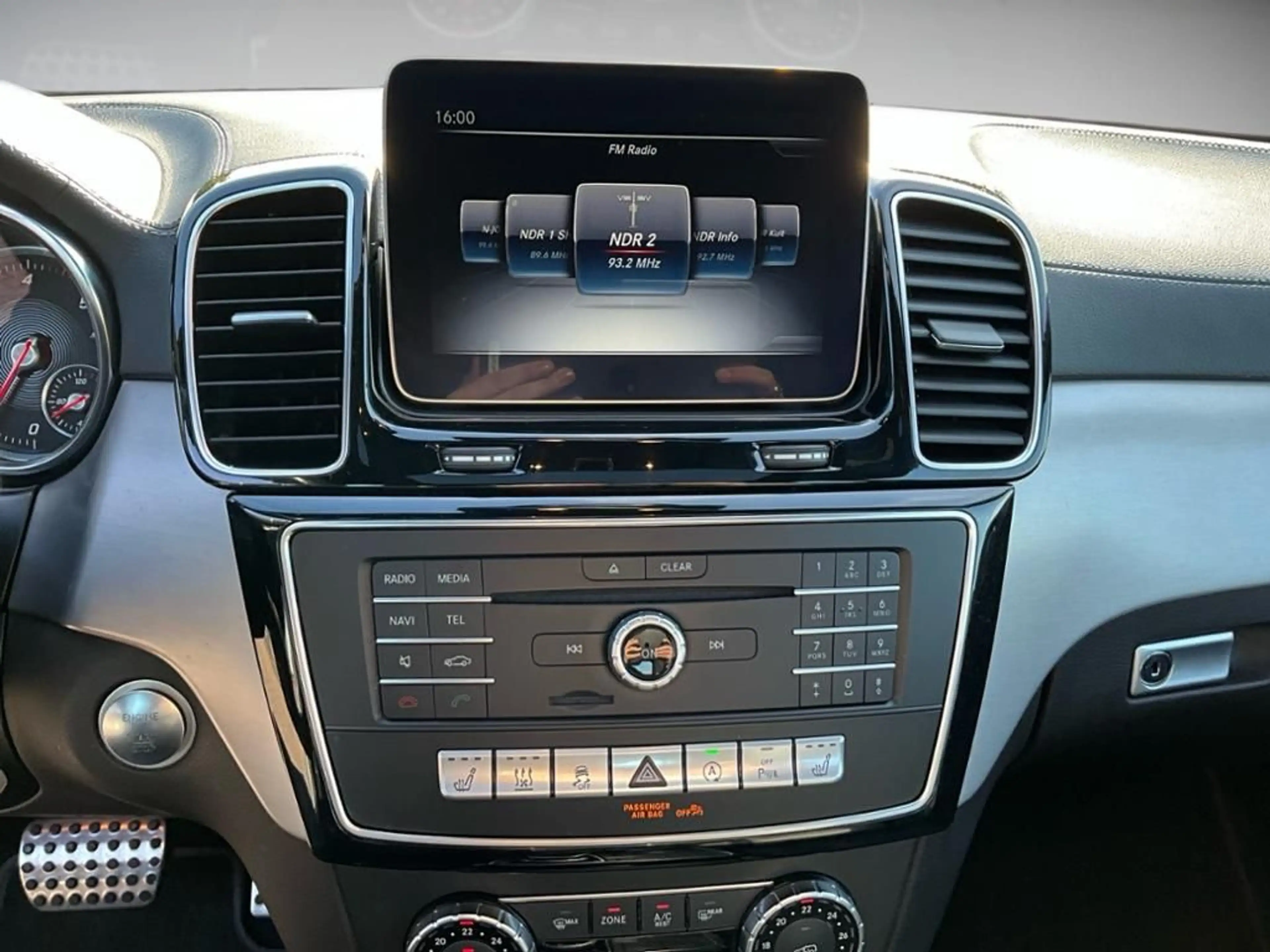 Mercedes-Benz GLS 350 d 4MATIC AMG 360 AHK AUT Fernlichtass. — photo 13