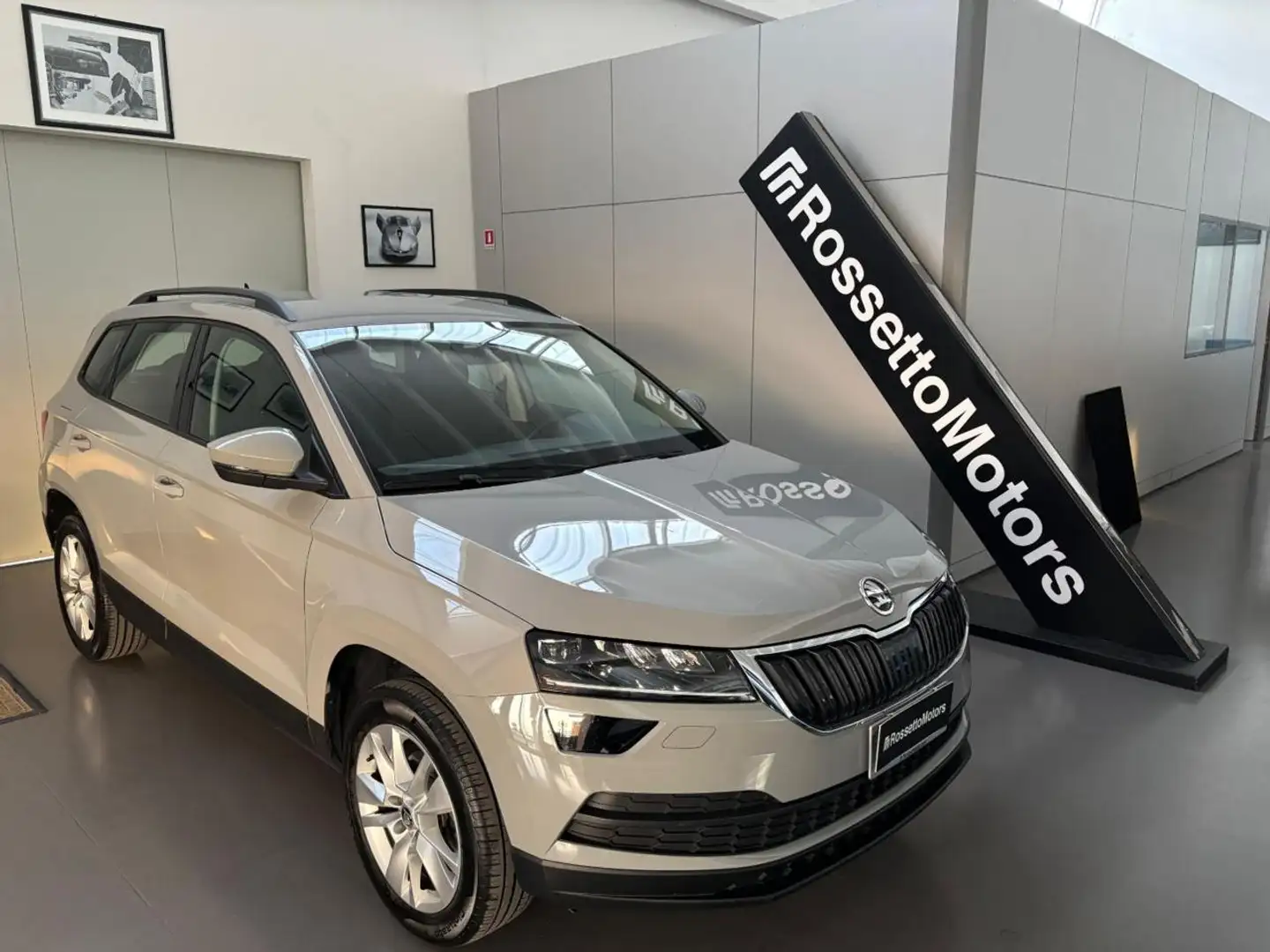 Skoda Karoq 1.6 TDI SCR DSG Executive Blanc - 1