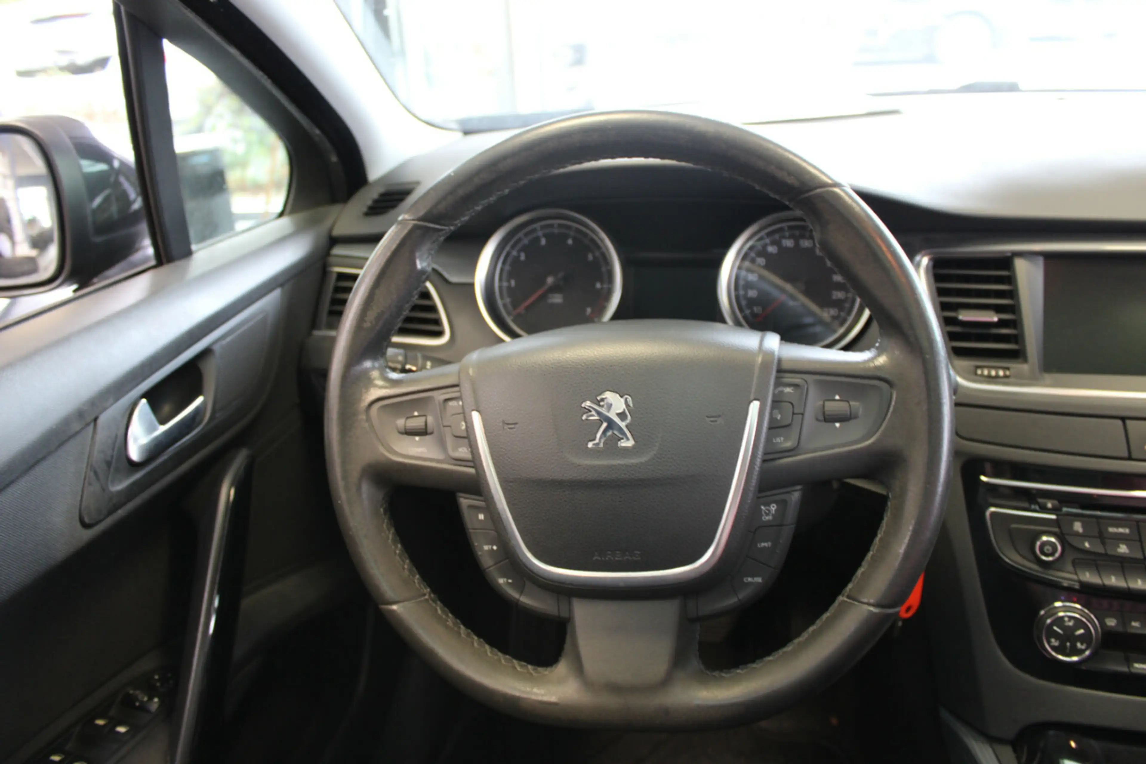 Peugeot 508 155 THP Active — photo 8