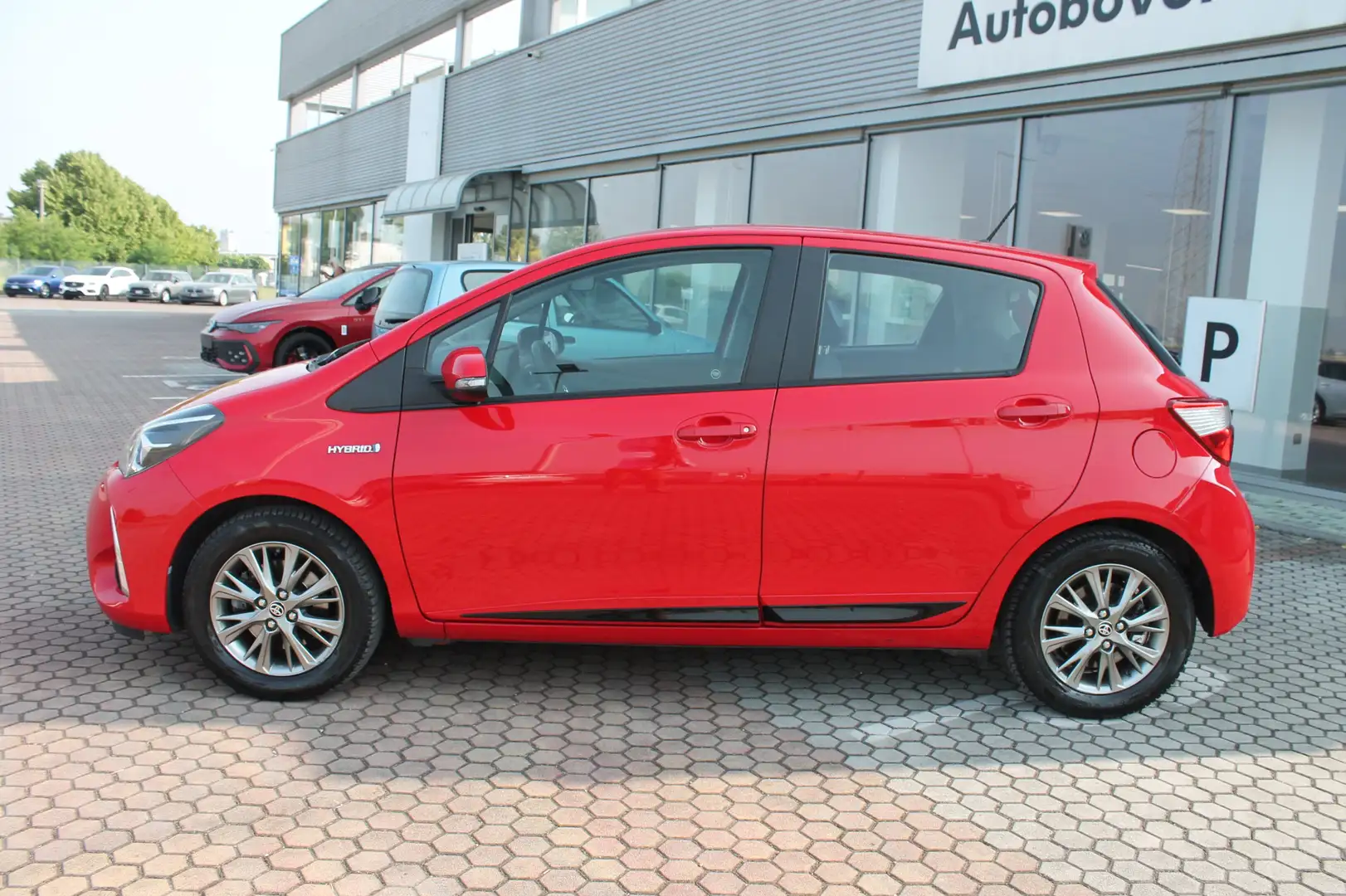 Toyota Yaris Yaris 5p 1.5h Active Rosso - 2